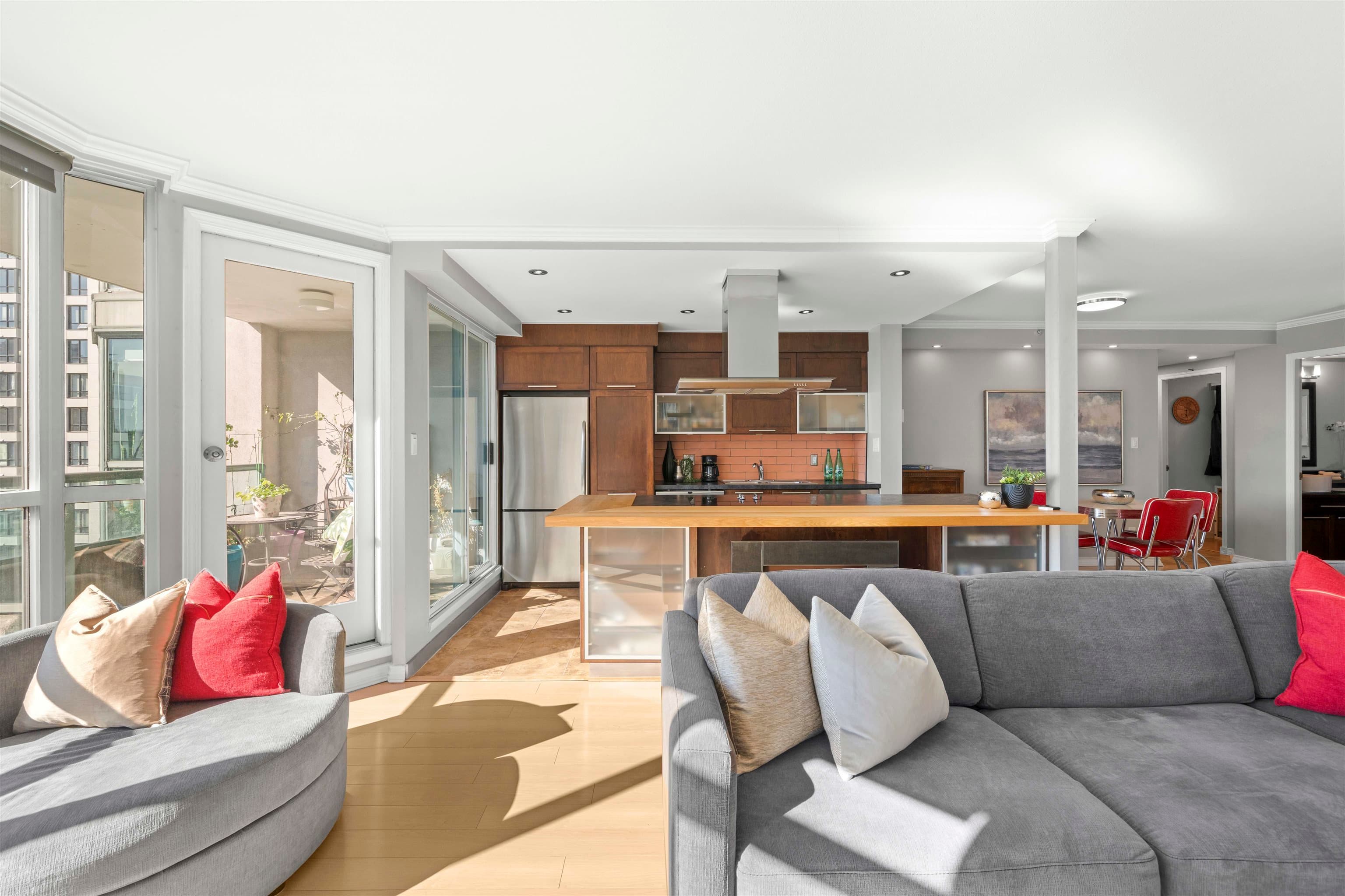 1201 - 888 Hamilton Street, Vancouver, V6B 5W4 — photo 1