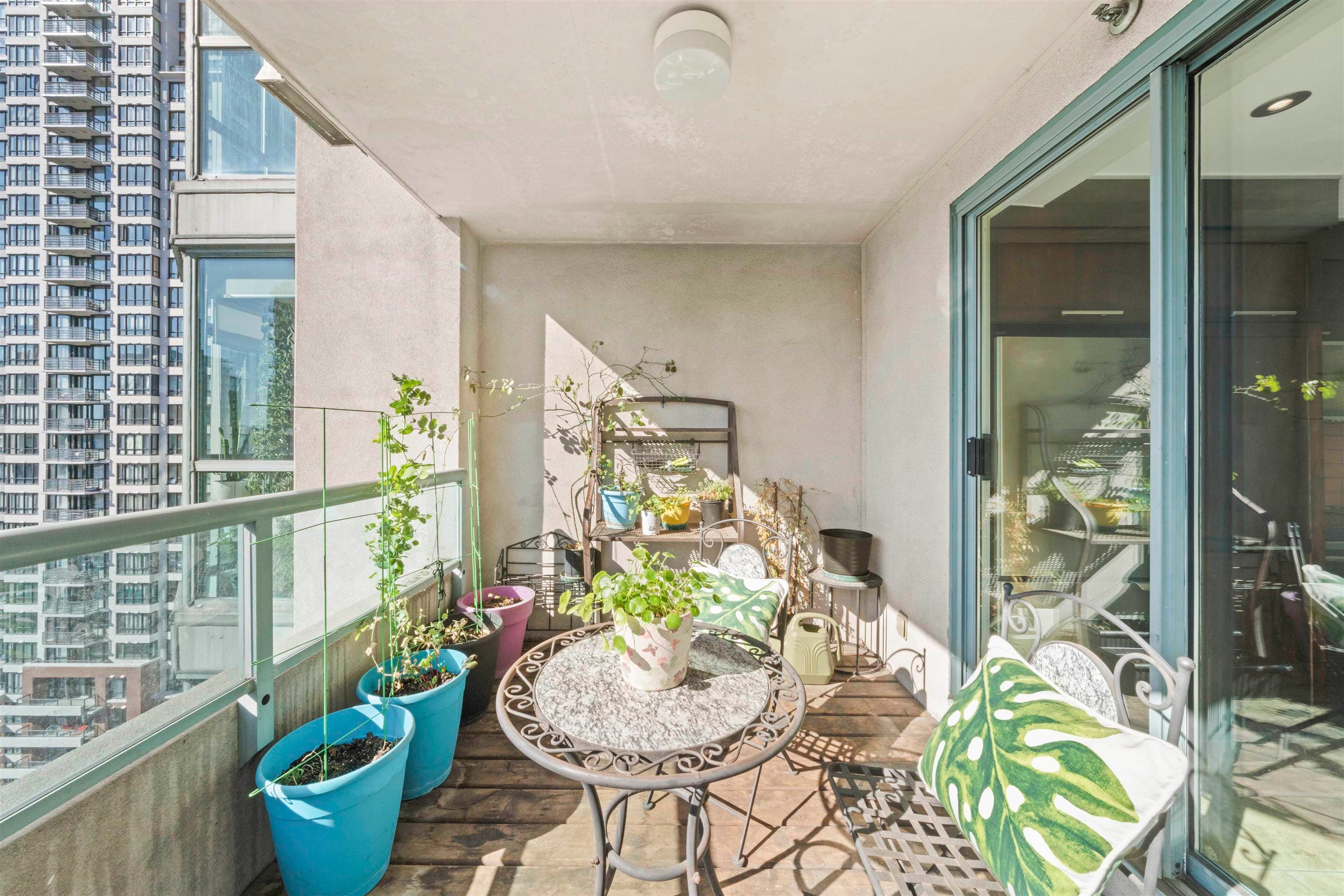 1201 - 888 Hamilton Street, Vancouver, V6B 5W4 — photo 5