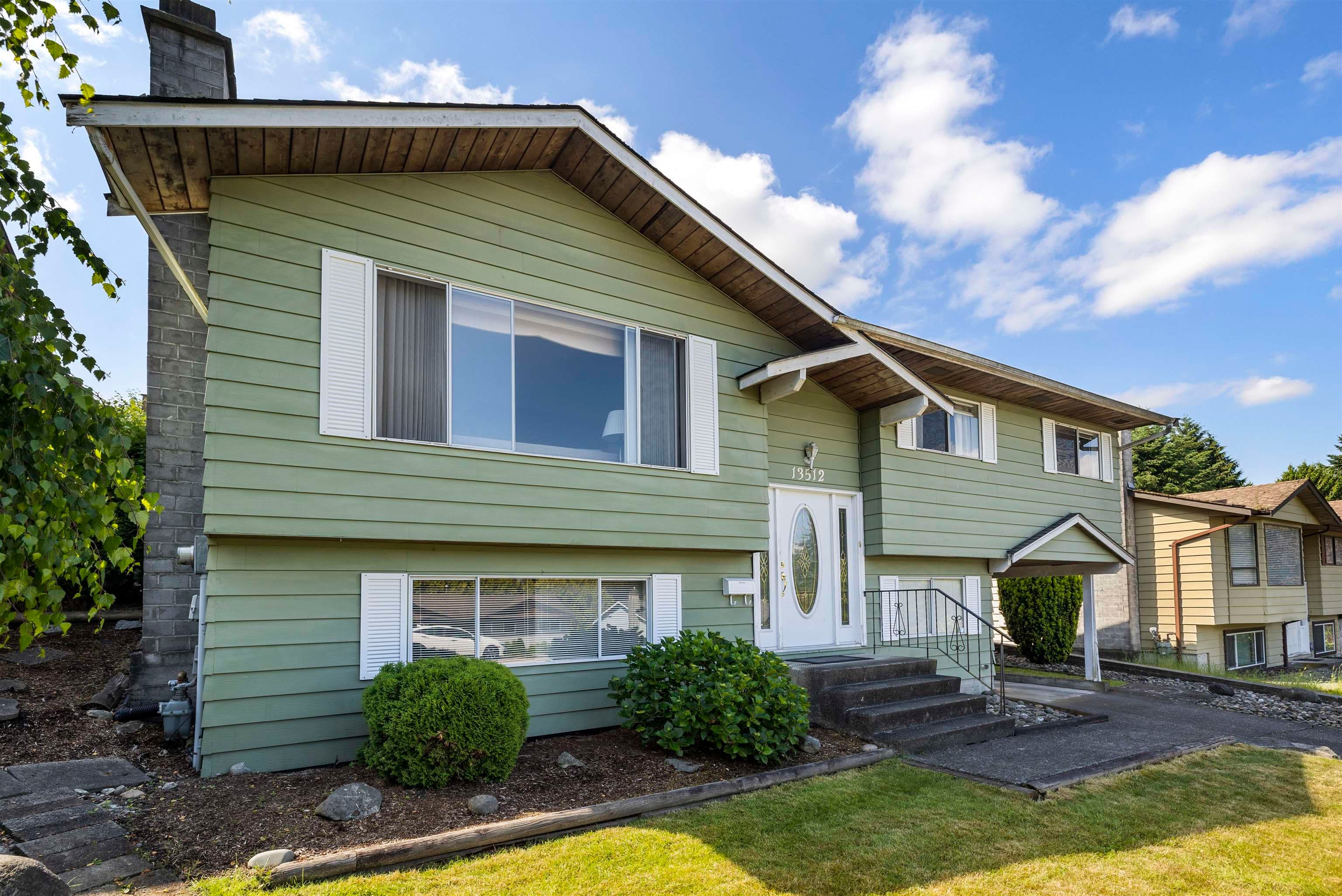 13512 Crestview Drive, Surrey, V3R 6T2 — photo 3