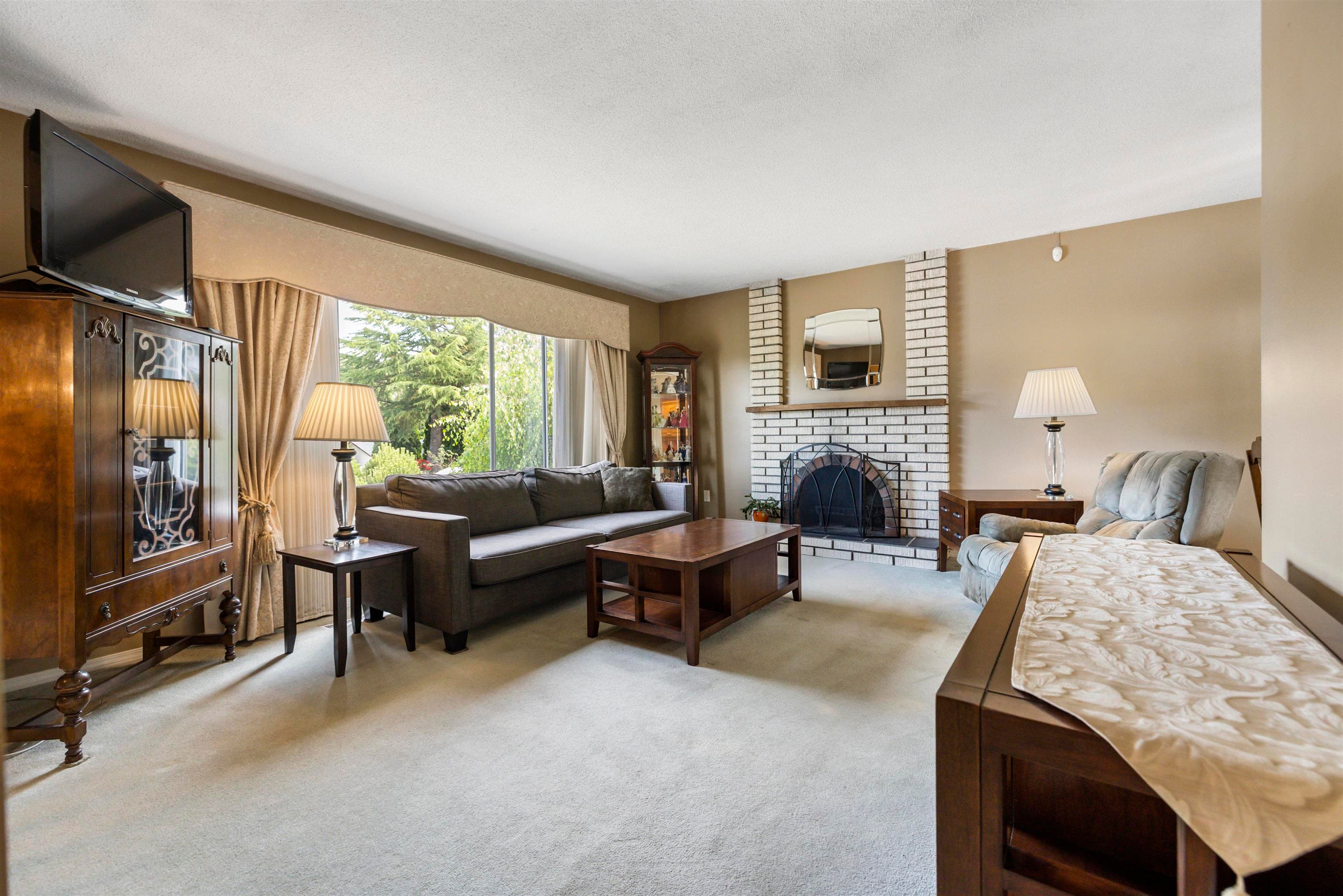 13512 Crestview Drive, Surrey, V3R 6T2 — photo 5