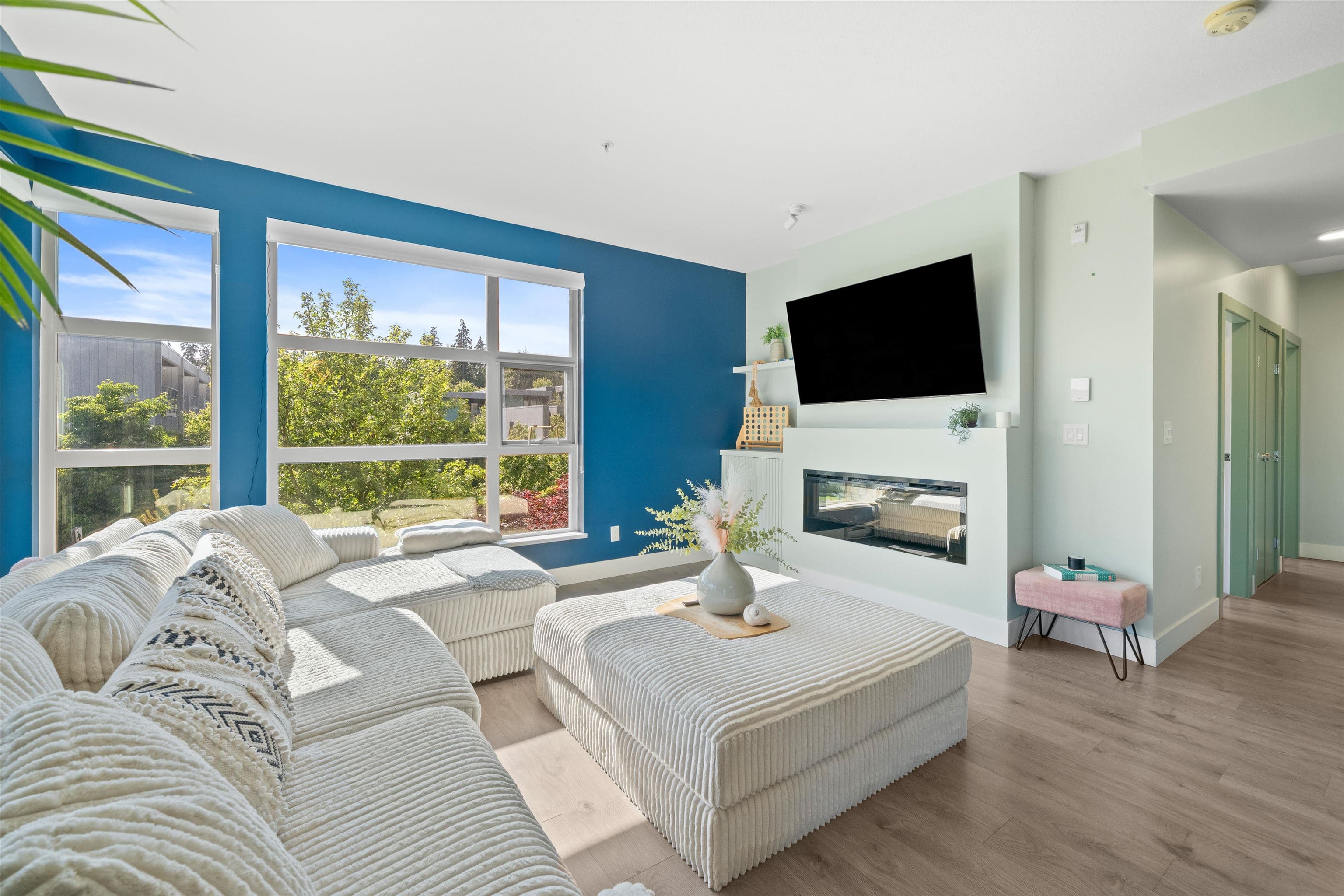202 - 3602 Aldercrest Dr Drive, North Vancouver, V7G 0A2 — photo 4