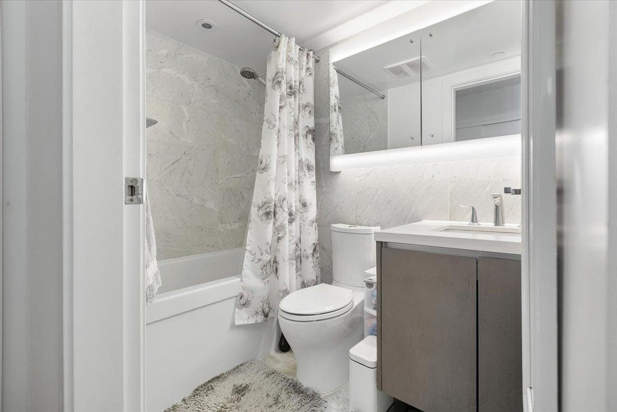 1015 - 13696 100 Avenue, Surrey, V3T 0L5 — photo 5