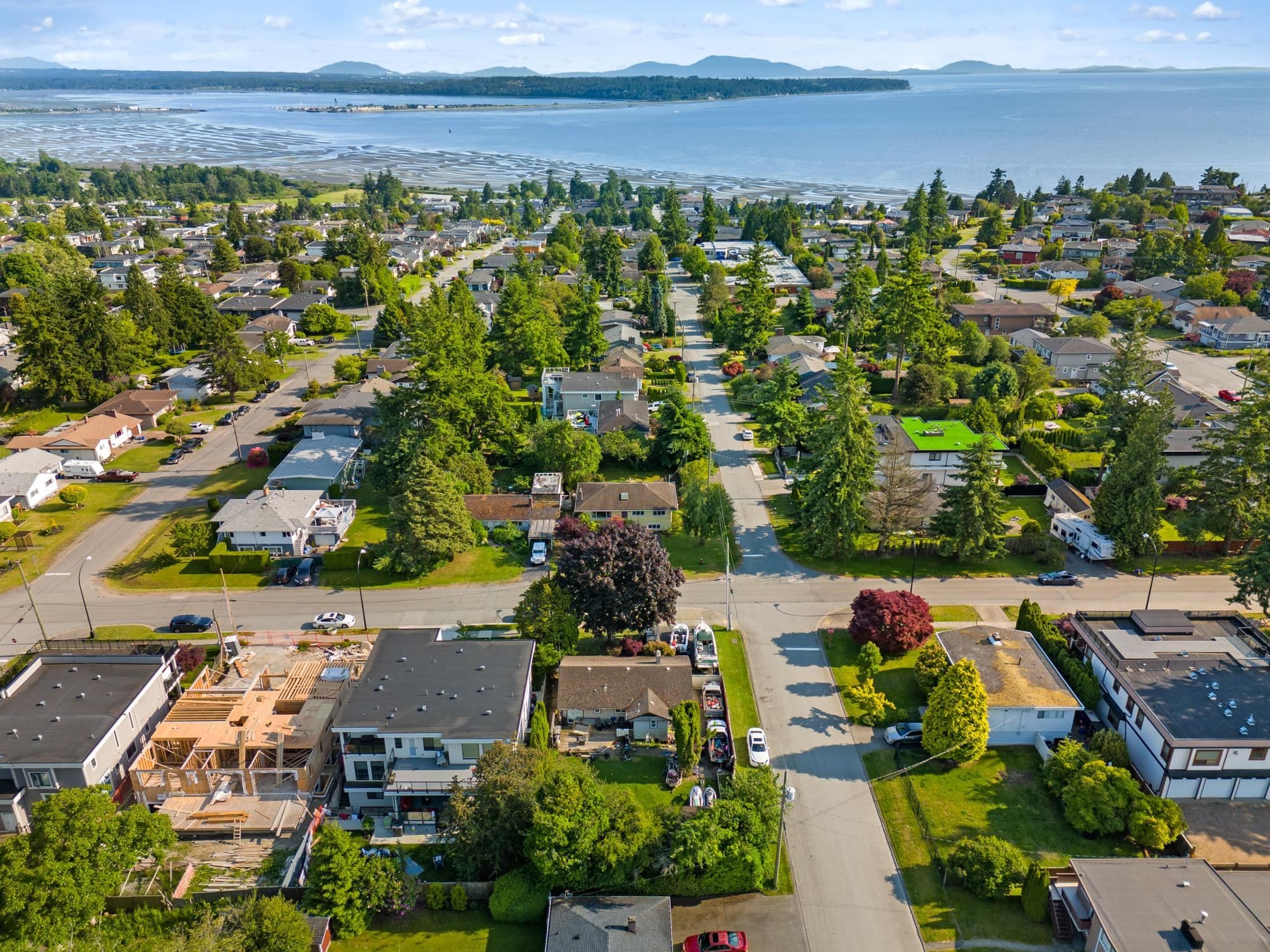 15661 Roper Avenue, White Rock, V4B 2G9 — photo 3