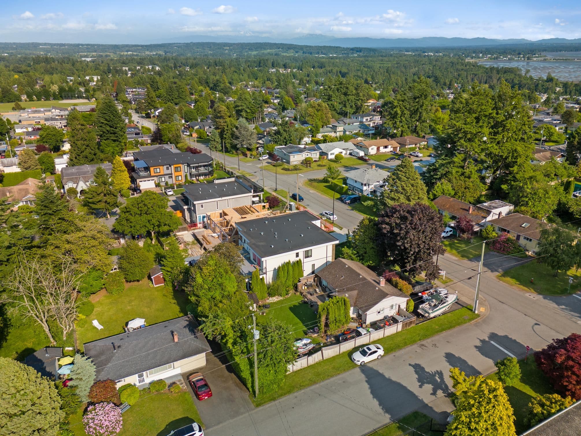 15661 Roper Avenue, White Rock, V4B 2G9 — photo 4