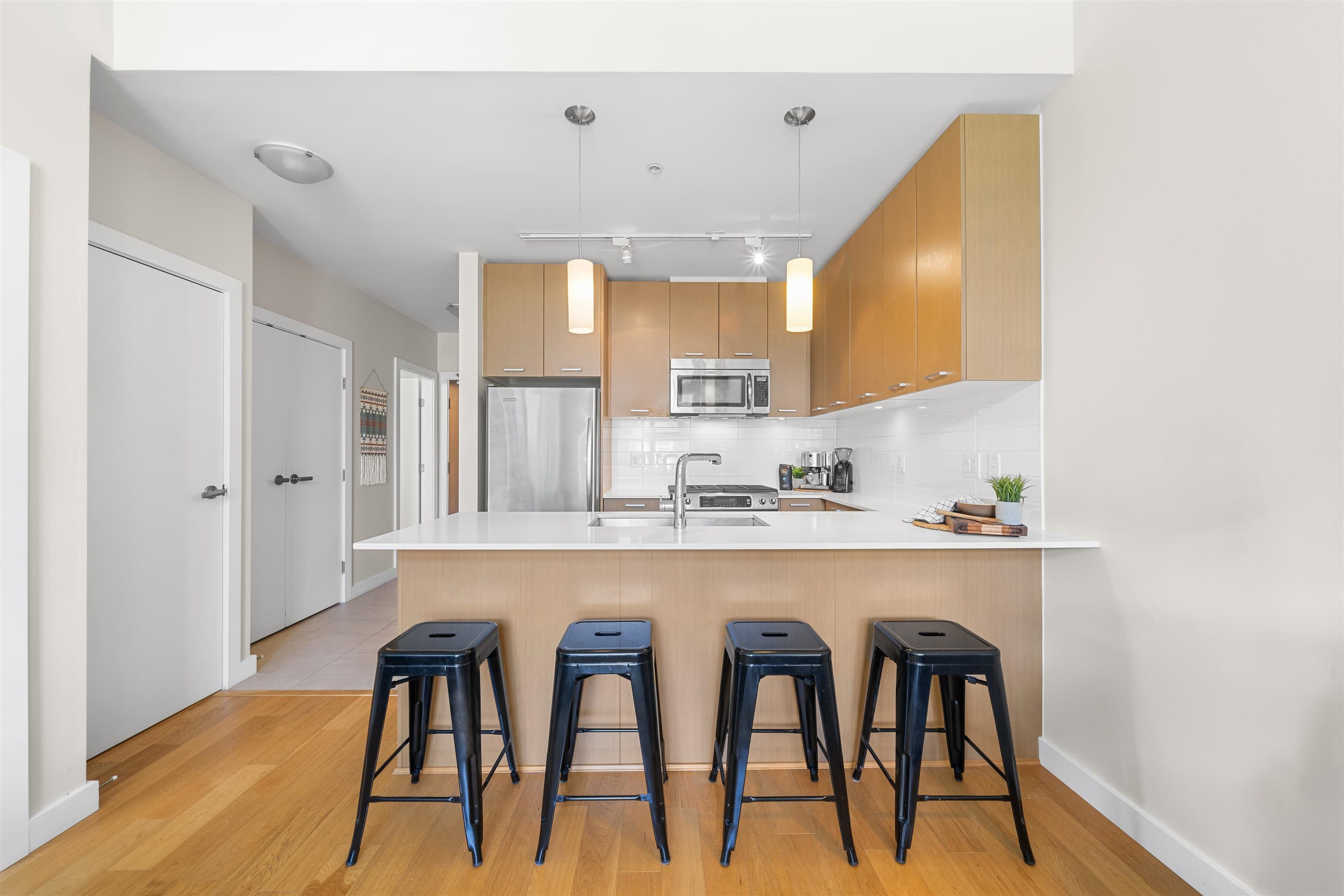 402 - 1182 W 16th Street, North Vancouver, V7P 0B3 — photo 4