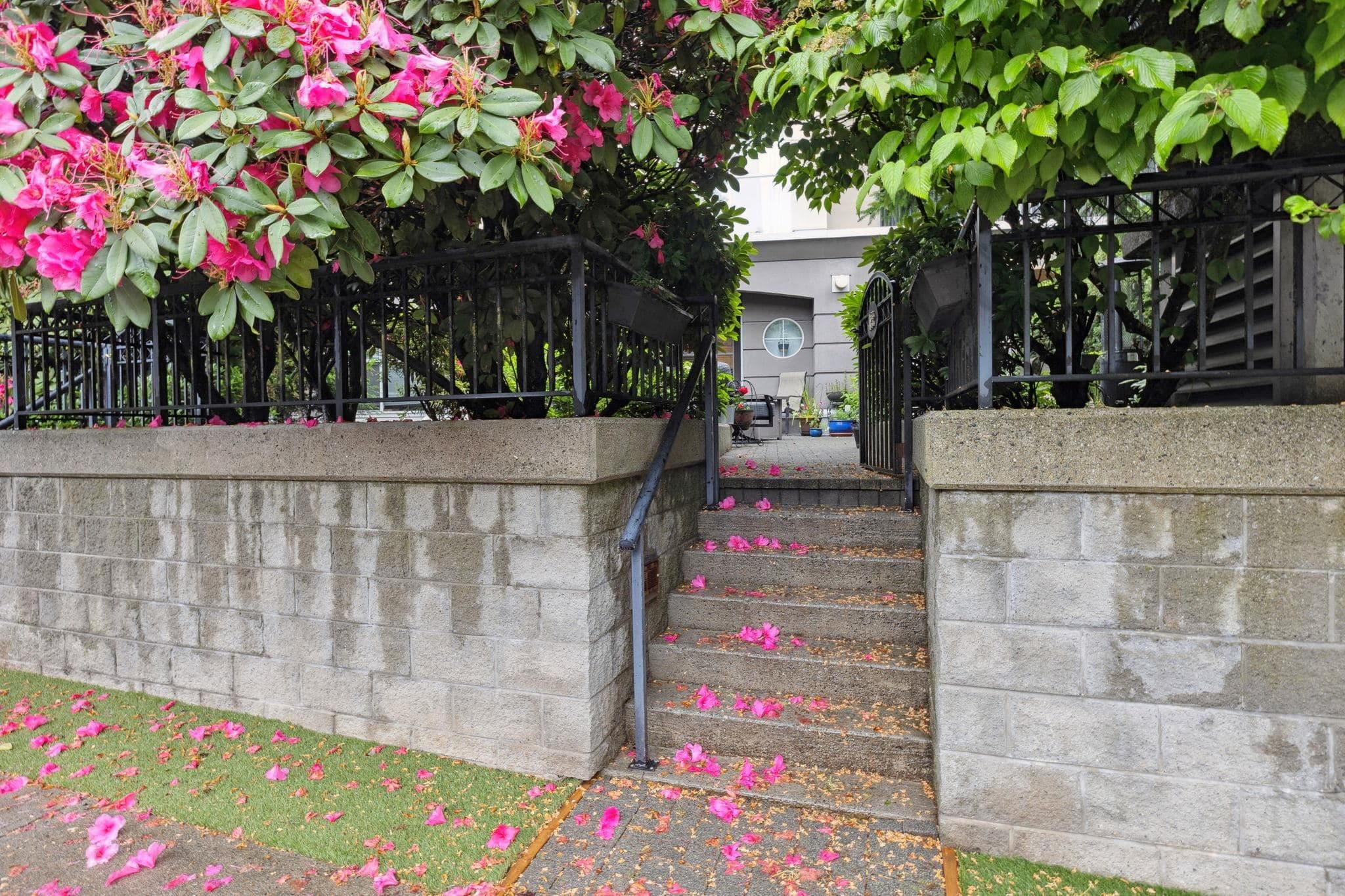 128 - 1185 Pacific Street, Coquitlam, V3B 7Z2 — photo 2