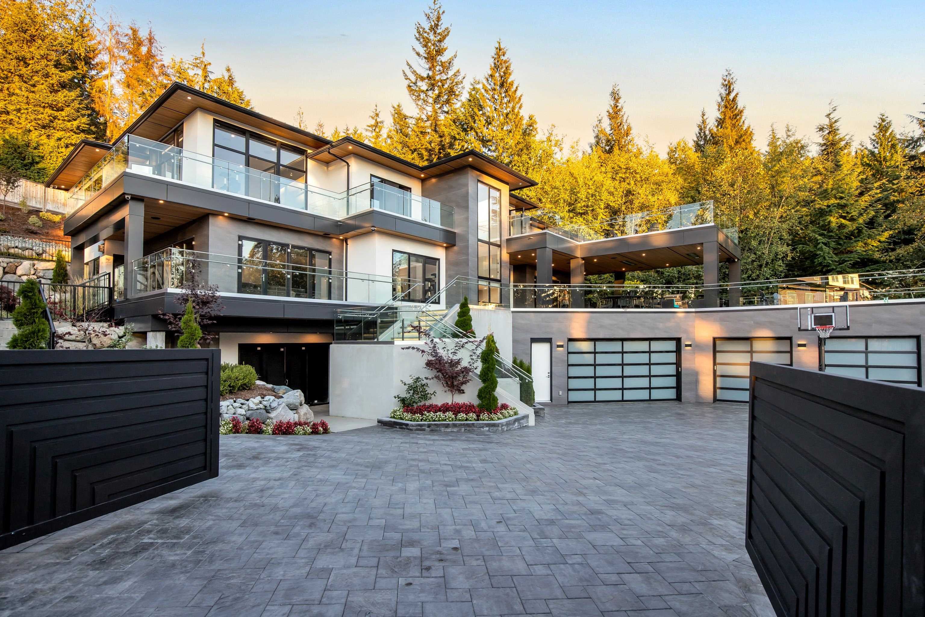 184 Kinsey Drive, Port Moody, V3H 0G7 — photo 2