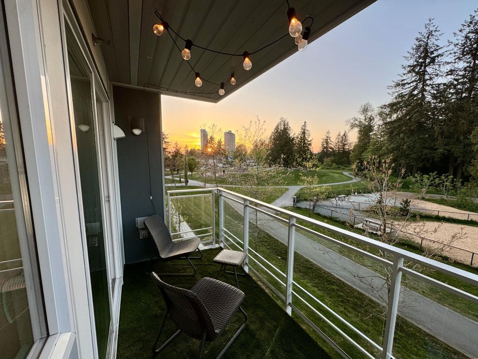 305 - 10603 140 Street, Surrey, V3T 0M8 — photo 2