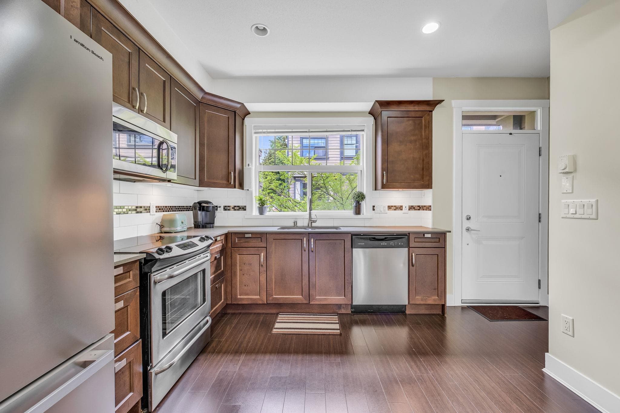 213 - 828 Royal Avenue, New Westminster, V3M 1J9 — photo 3