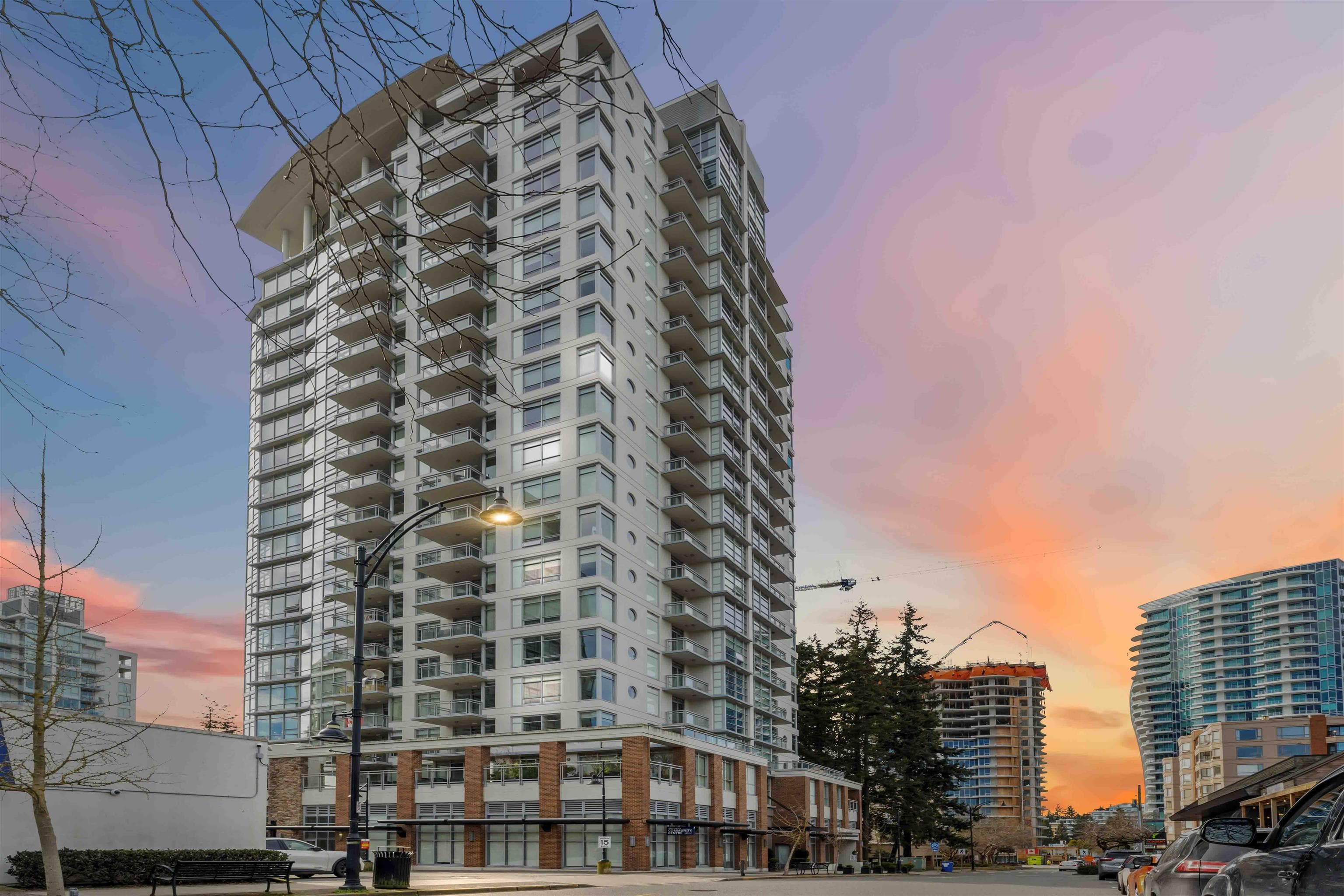 804 - 15152 Russell Avenue, White Rock, V4B 0A3 — photo 2