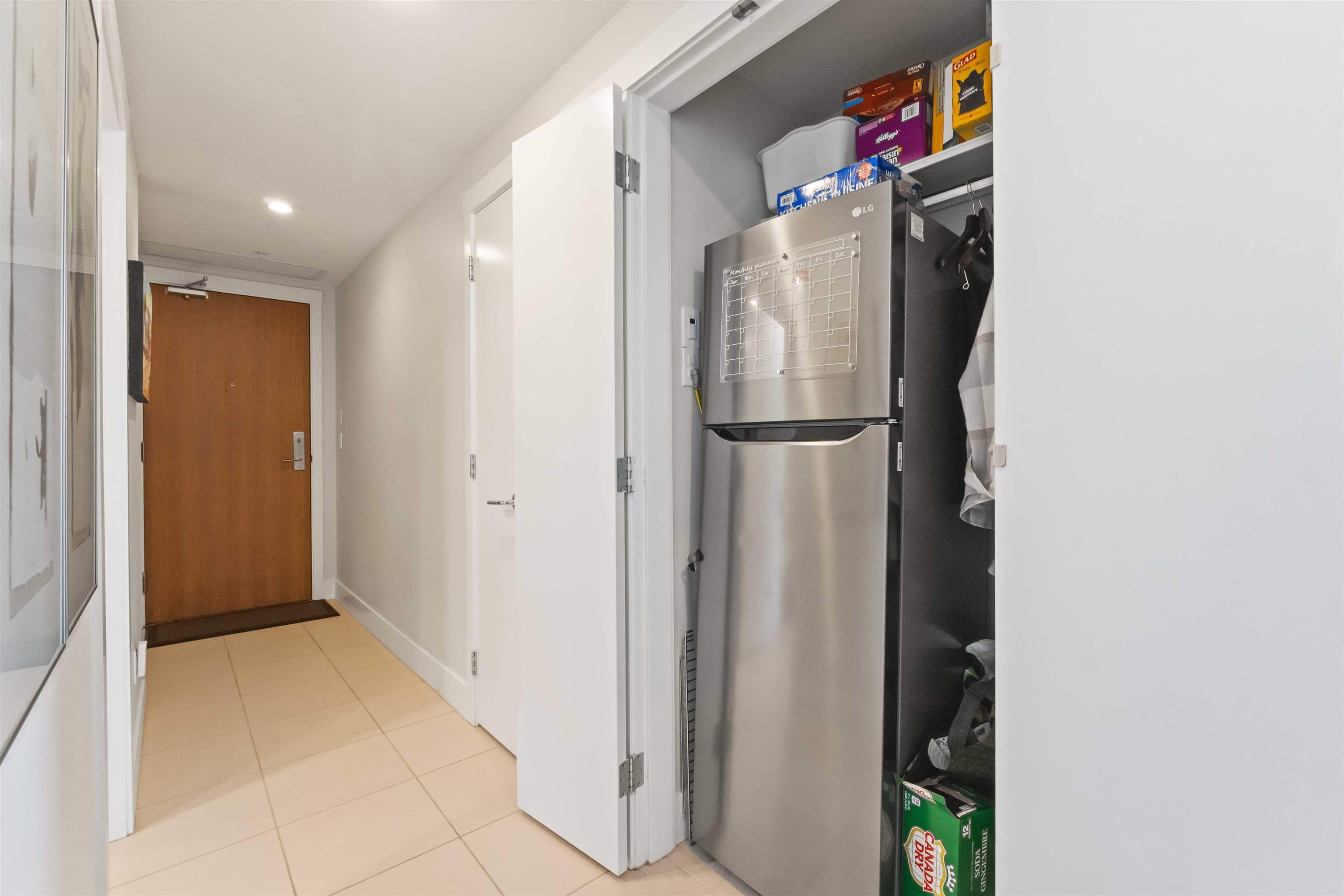 804 - 15152 Russell Avenue, White Rock, V4B 0A3 — photo 4