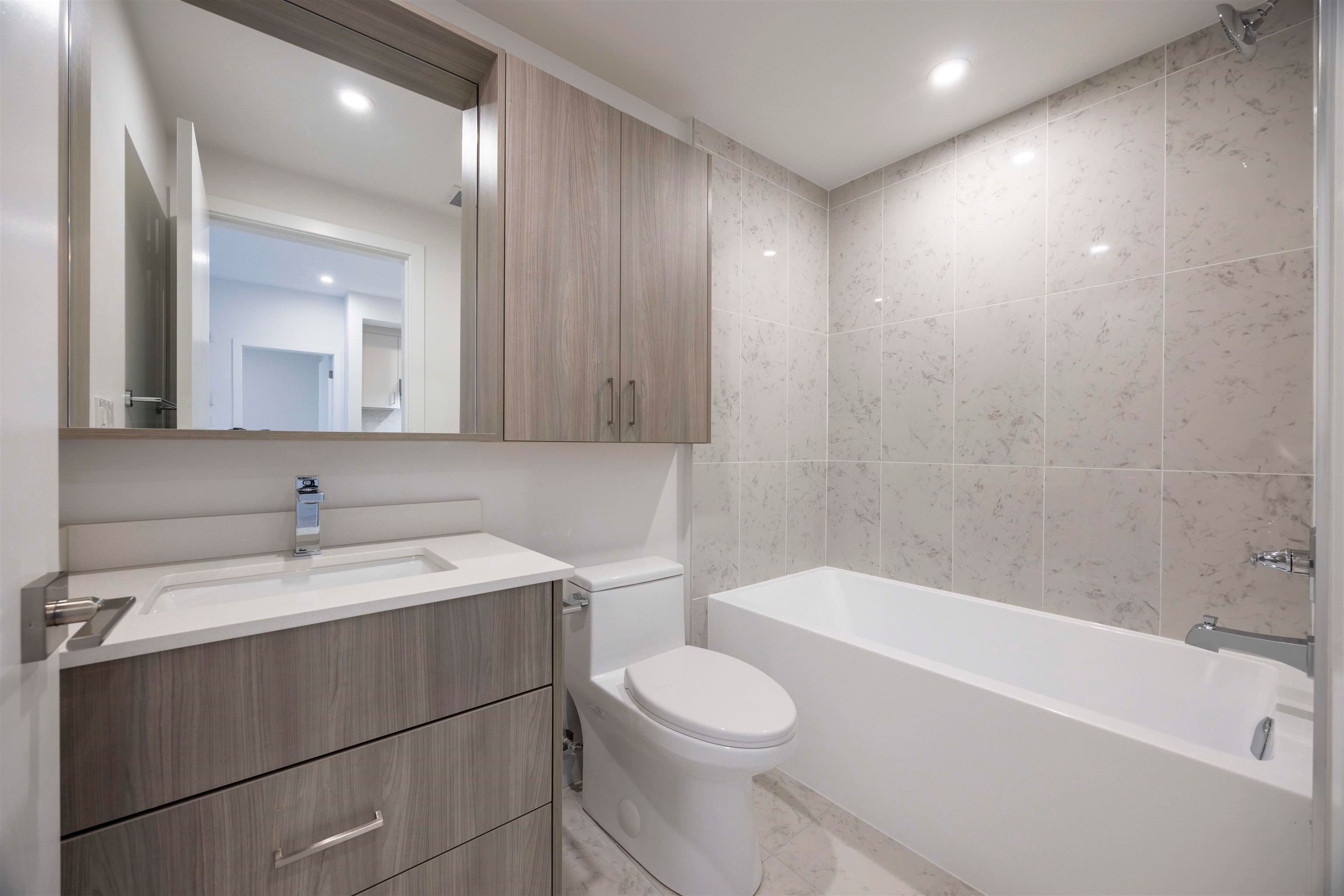 W302 - 13838 108 Avenue, Surrey, V3T 2K8 — photo 5