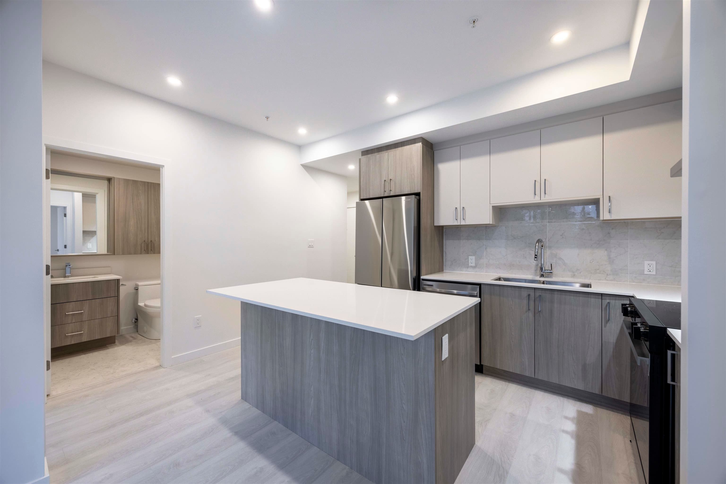 W302 - 13838 108 Avenue, Surrey, V3T 2K8 — photo 4