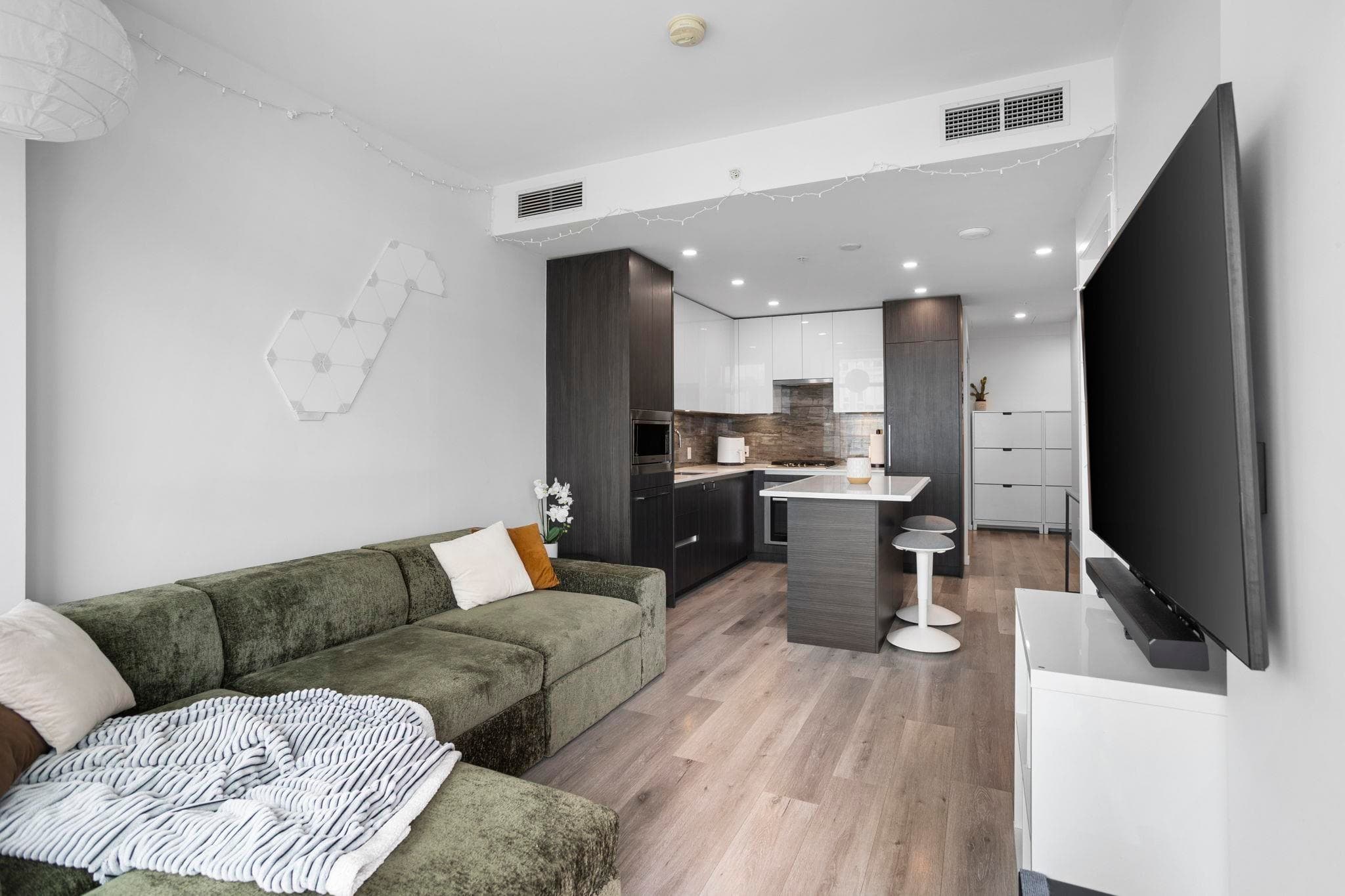 2209 - 1888 Gilmore Avenue, Burnaby, V5C 0L2 — photo 5