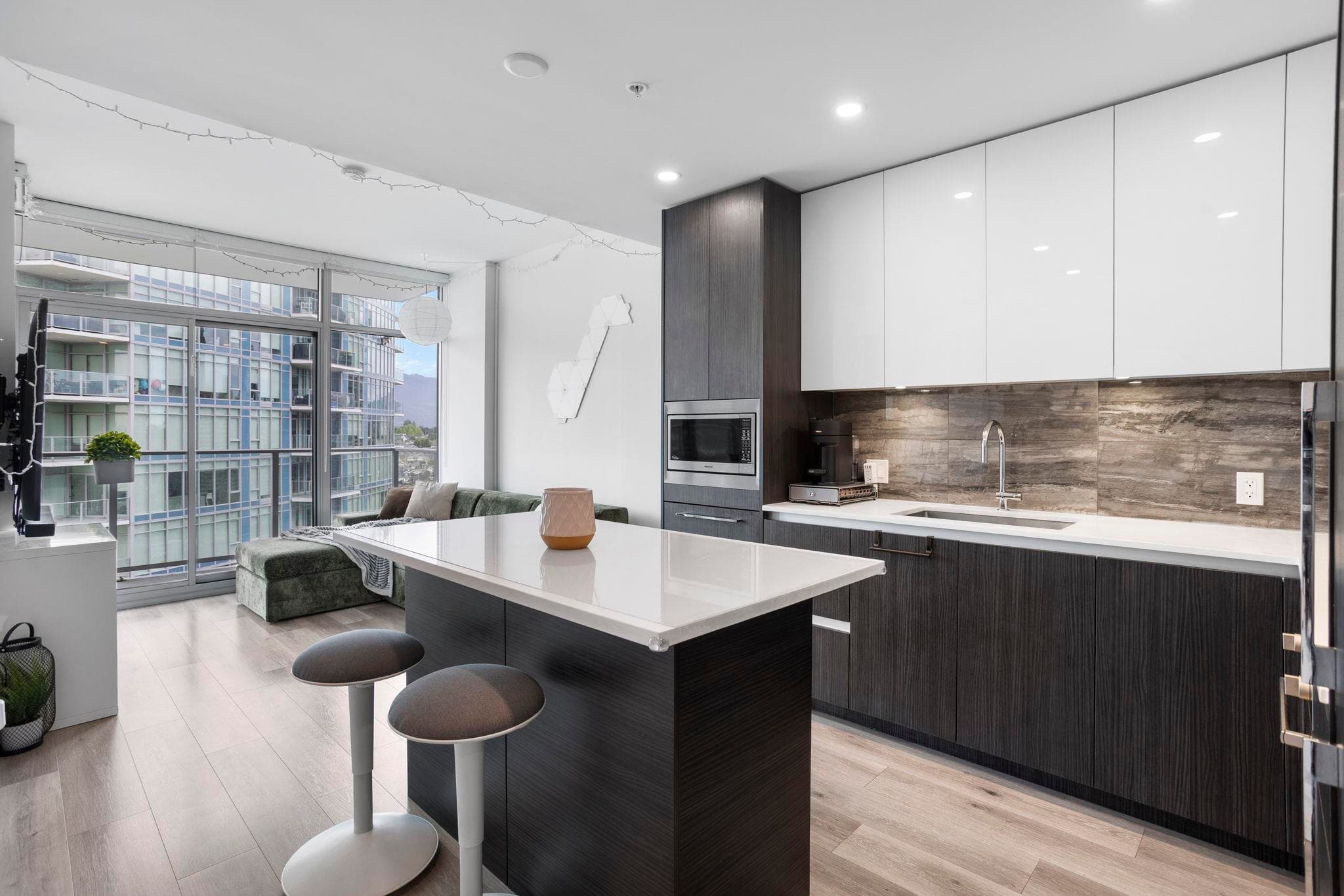 2209 - 1888 Gilmore Avenue, Burnaby, V5C 0L2 — photo 4