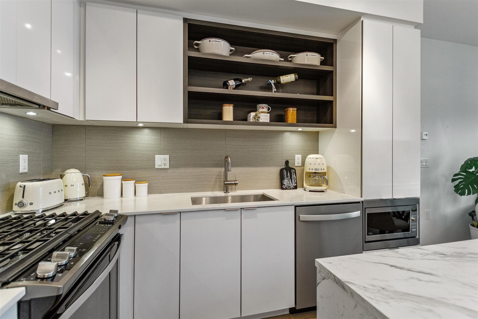 519 - 725 Marine Drive, North Vancouver, V7M 0G2 — photo 5