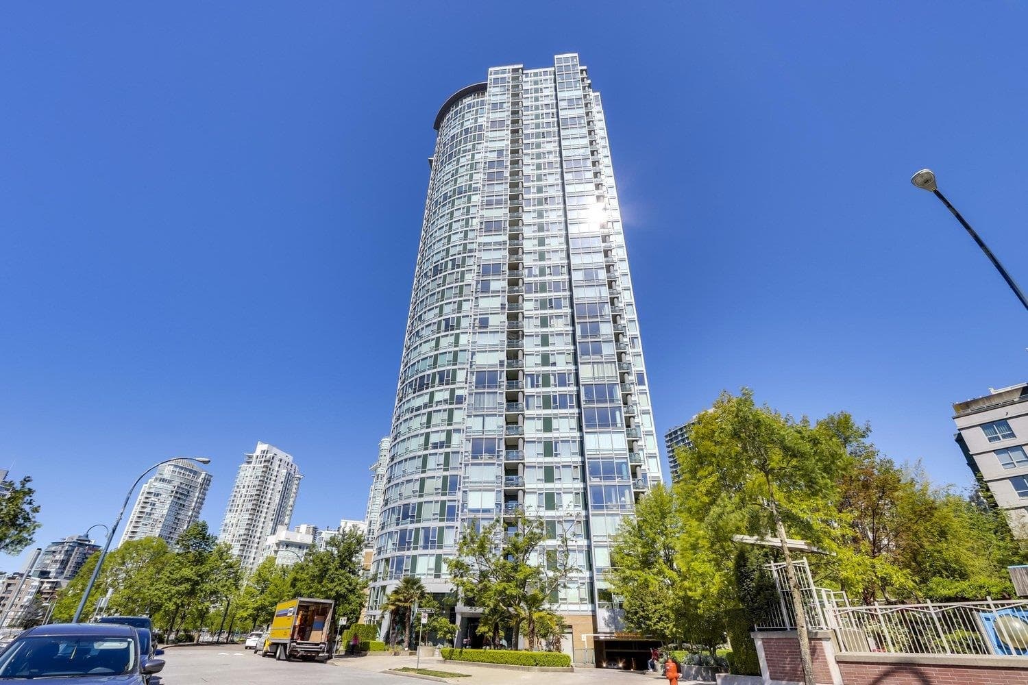 202 - 1033 Marinaside Crescent, Vancouver, V6Z 3A3 — photo 1