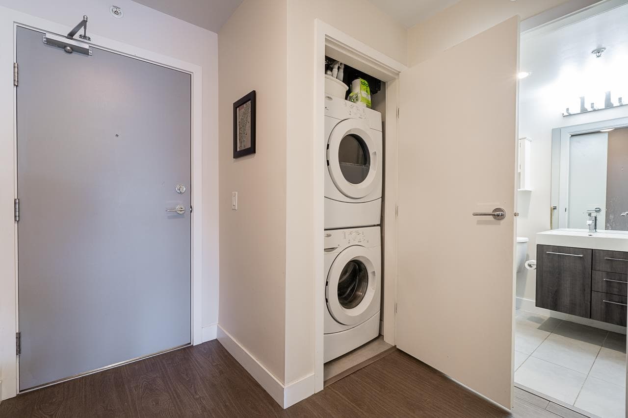 1104 - 668 Columbia Street, New Westminster, V3M 1A9 — photo 3