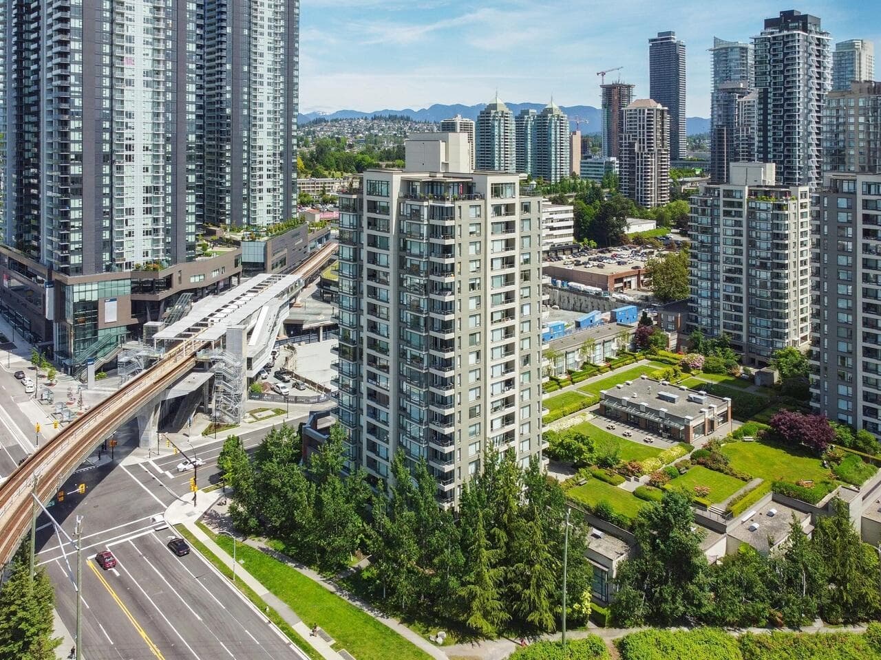 405 - 4118 Dawson Street, Burnaby, V5C 0A3 — photo 1