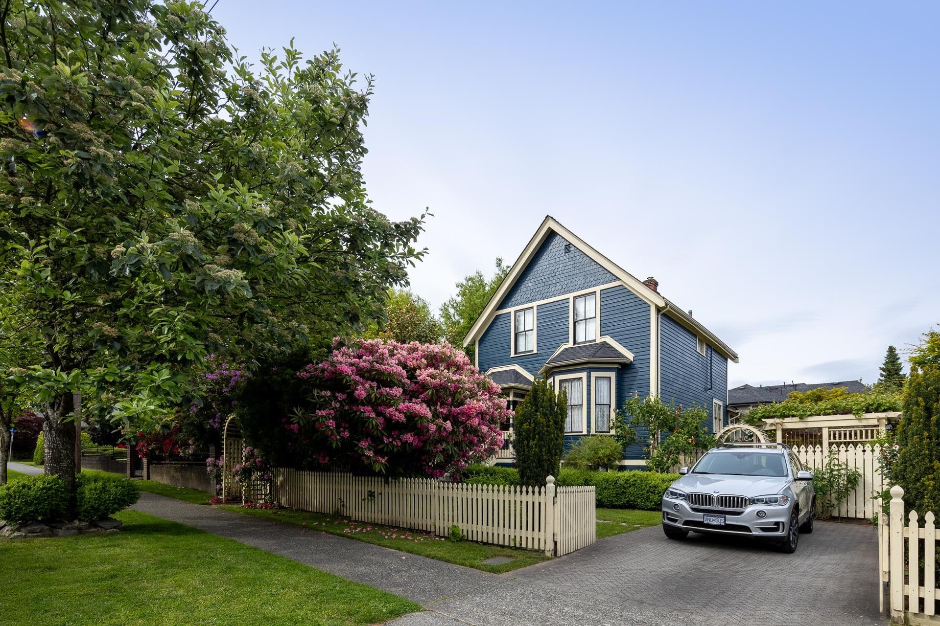 335 Fourth Street, New Westminster, V3L 2V3 — photo 2