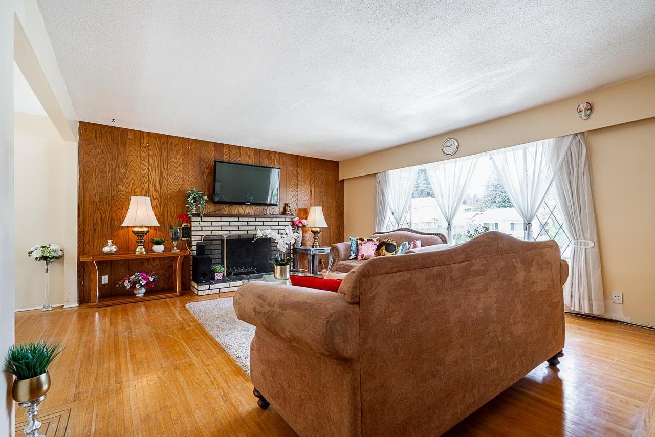 2294 Austin Avenue, Coquitlam, V3K 3S1 — photo 3