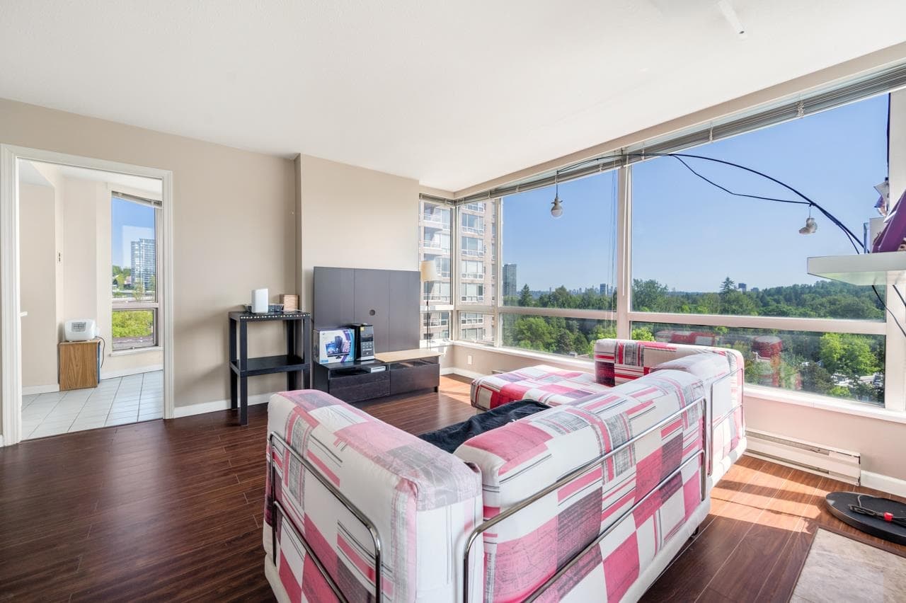 902 - 9603 Manchester Drive, Burnaby, V3N 4Y7 — photo 2