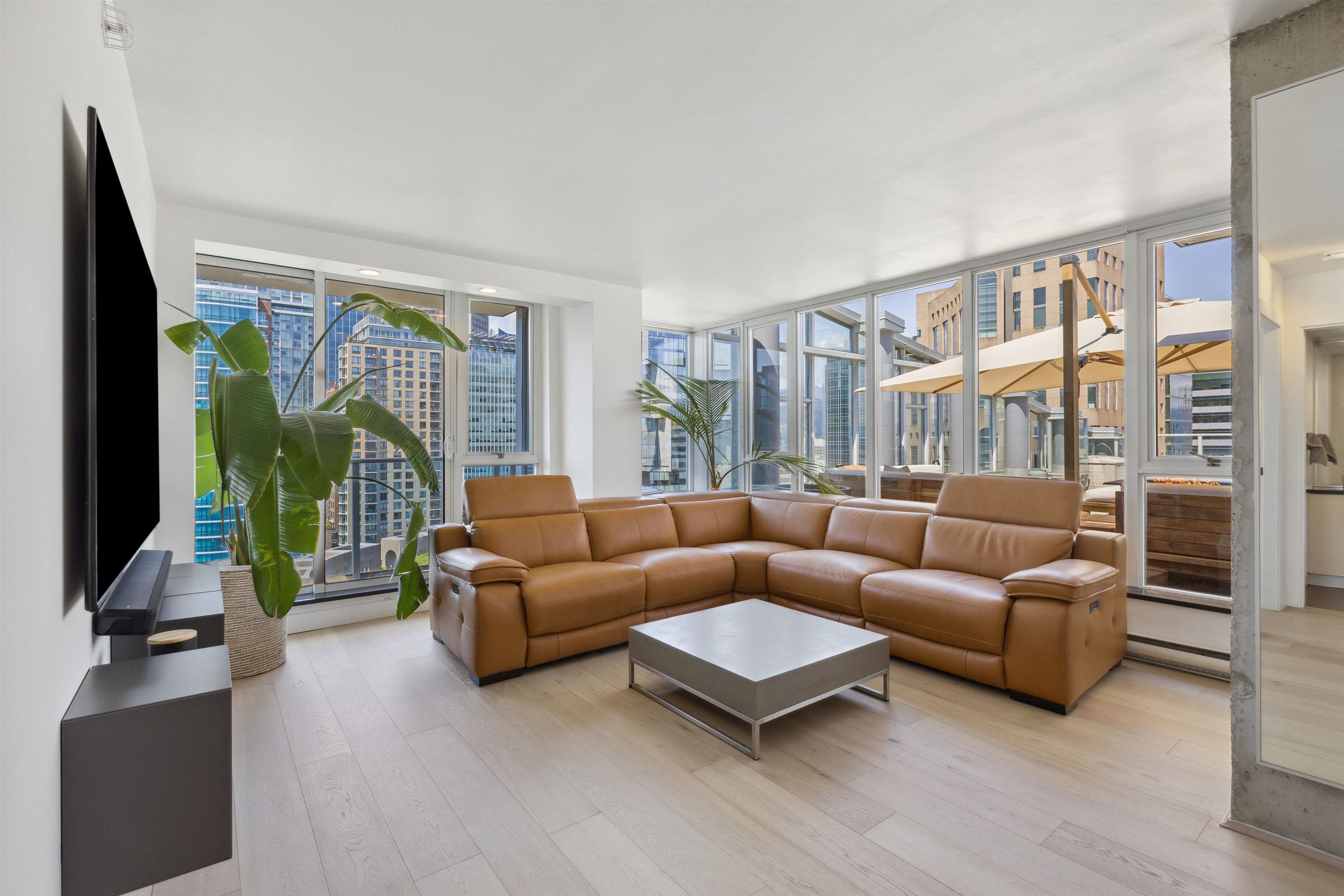 PH-2606 - 788 Hamilton Street, Vancouver, V6B 0E9 — photo 3