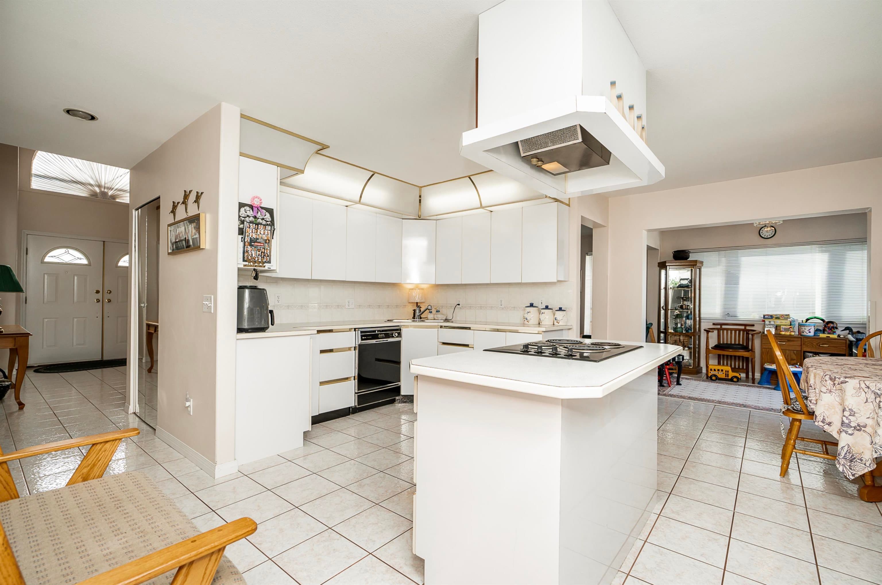 13591 60a Avenue, Surrey, V3X 1H7 — photo 3