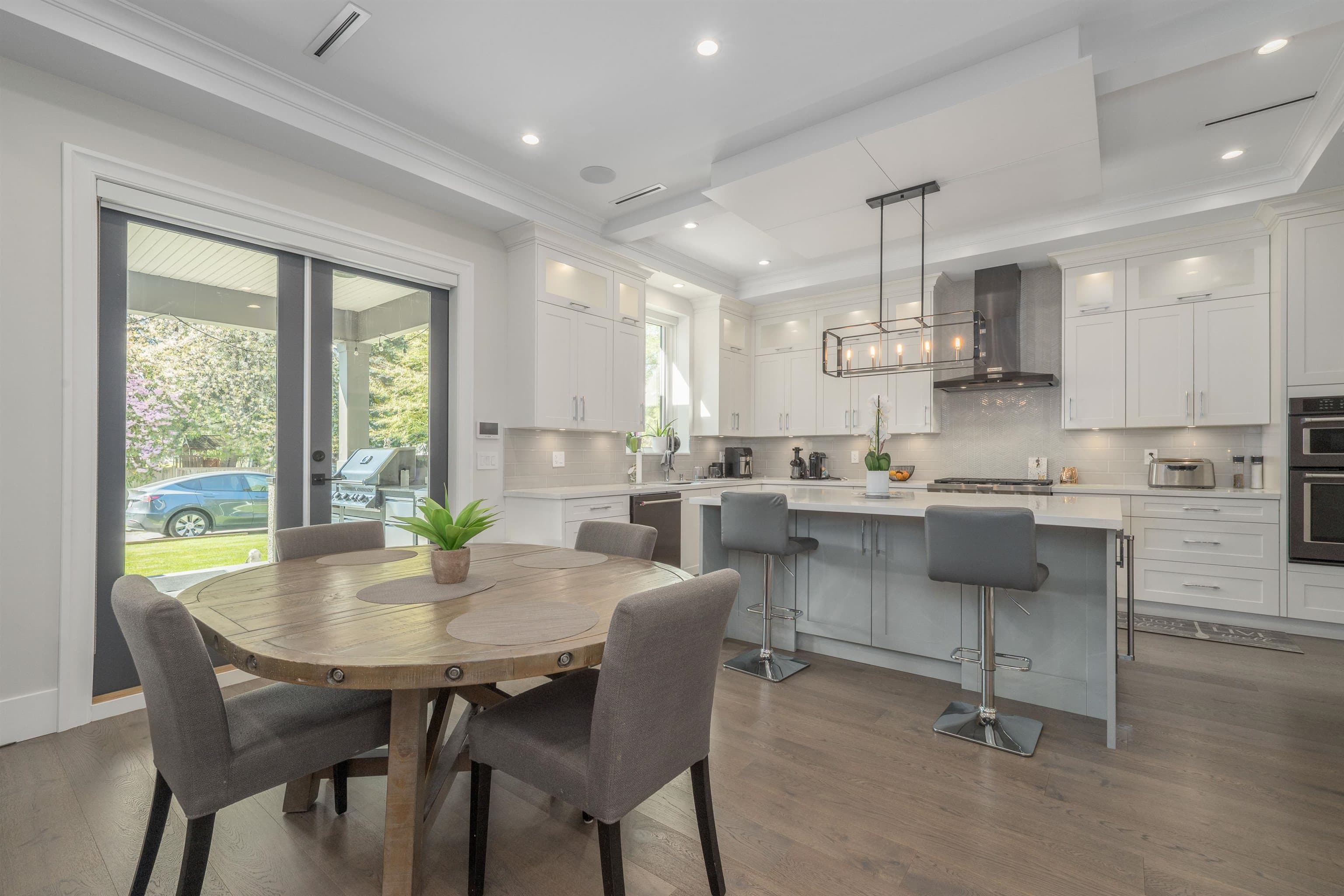 656 Linton Street, Coquitlam, V3J 6J9 — photo 2