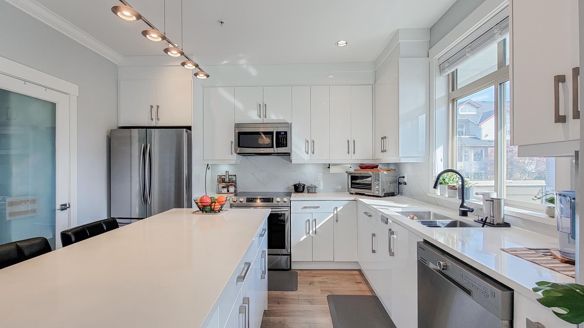 3 - 3126 Wellington Street, Port Coquitlam, V3B 3X4 — photo 1