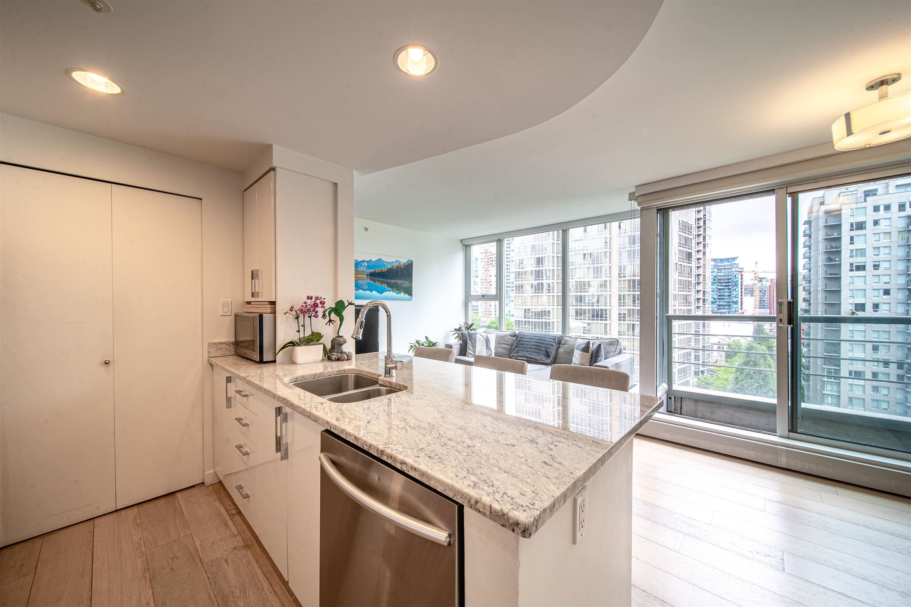 1603 - 1008 Cambie Street, Vancouver, V6B 6J7 — photo 3