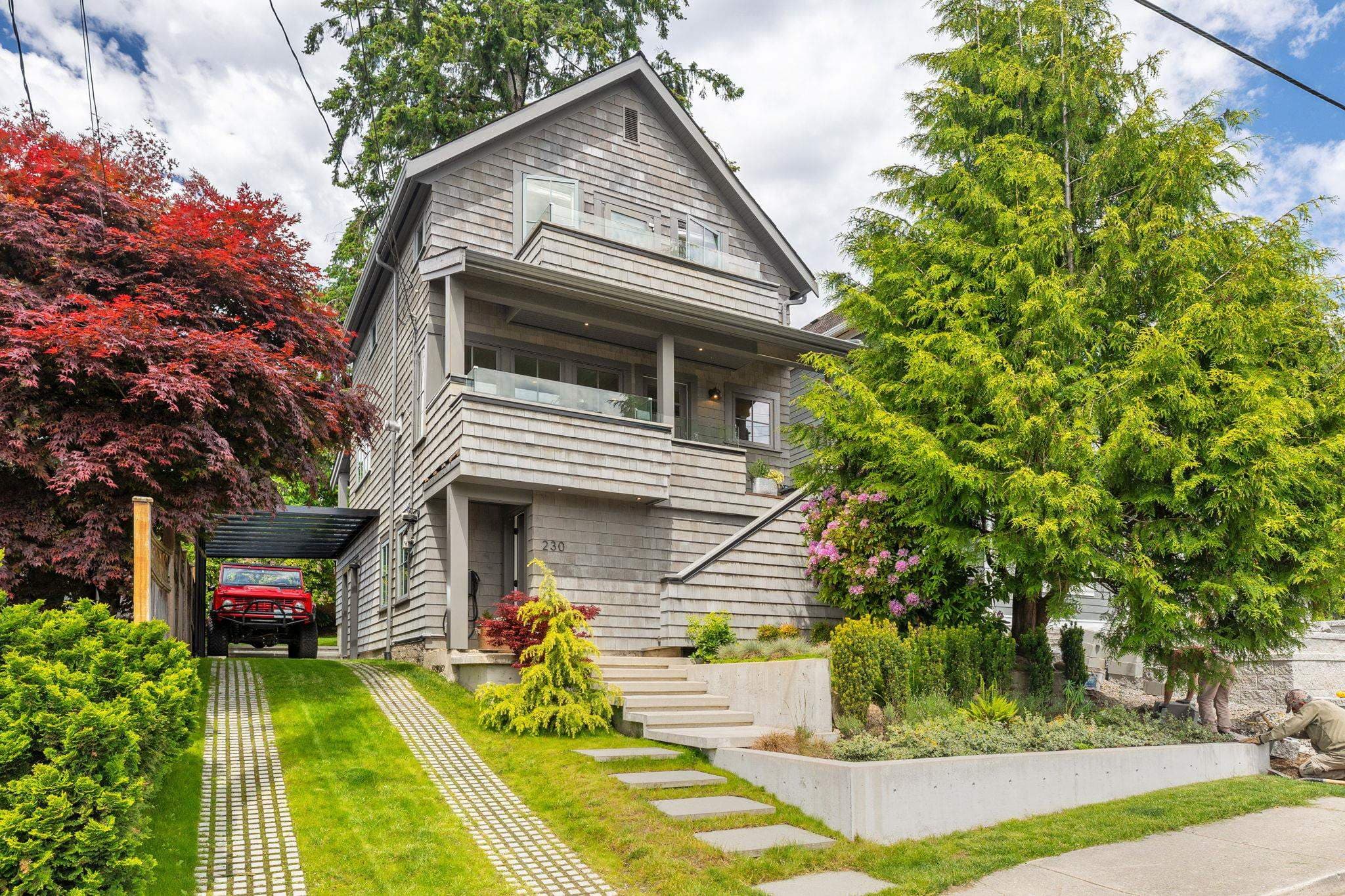 230 E 28 Street, North Vancouver