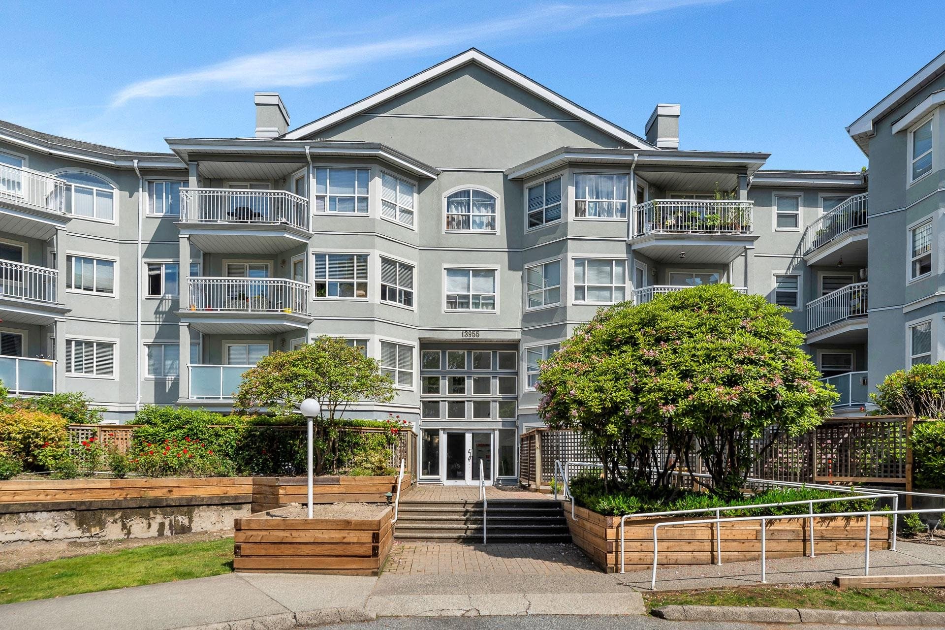 201 - 13955 Laurel Drive, Surrey