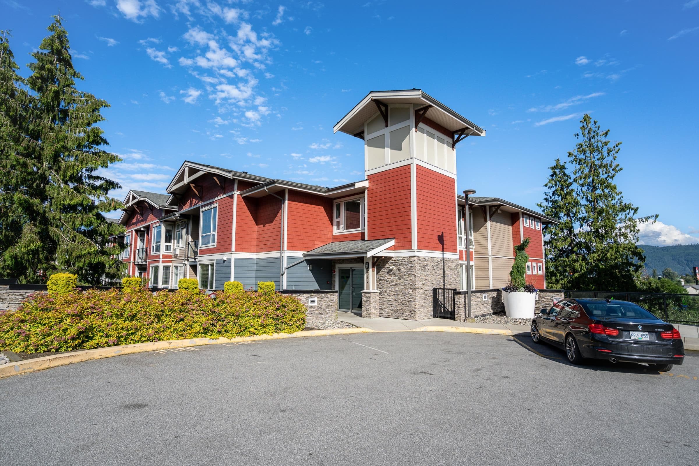 406 - 2238 Whatcom Road, Abbotsford, V3G 0E6 — photo 2