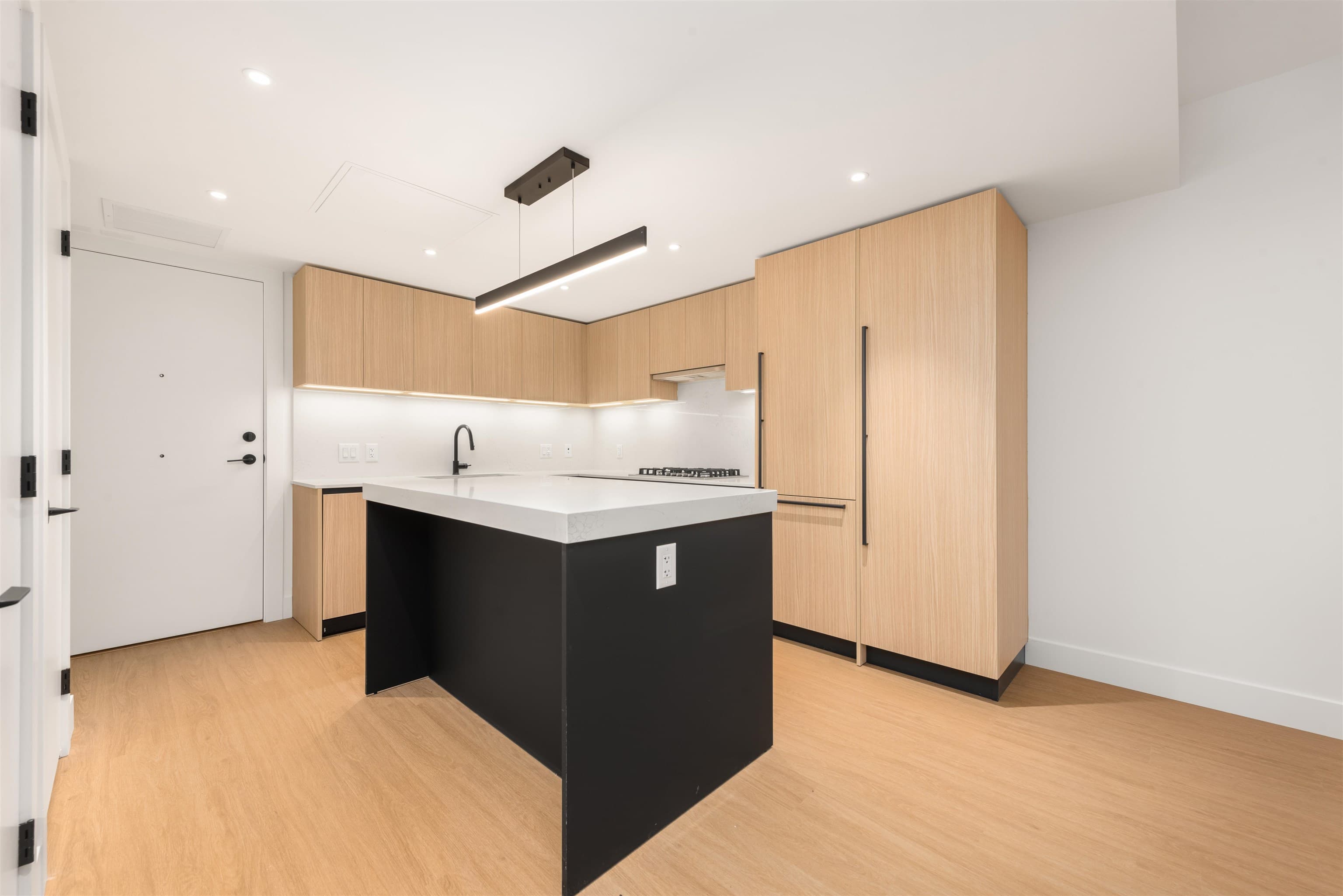 113 - 2235 E Broadway, Vancouver, V5N 0J5 — photo 2