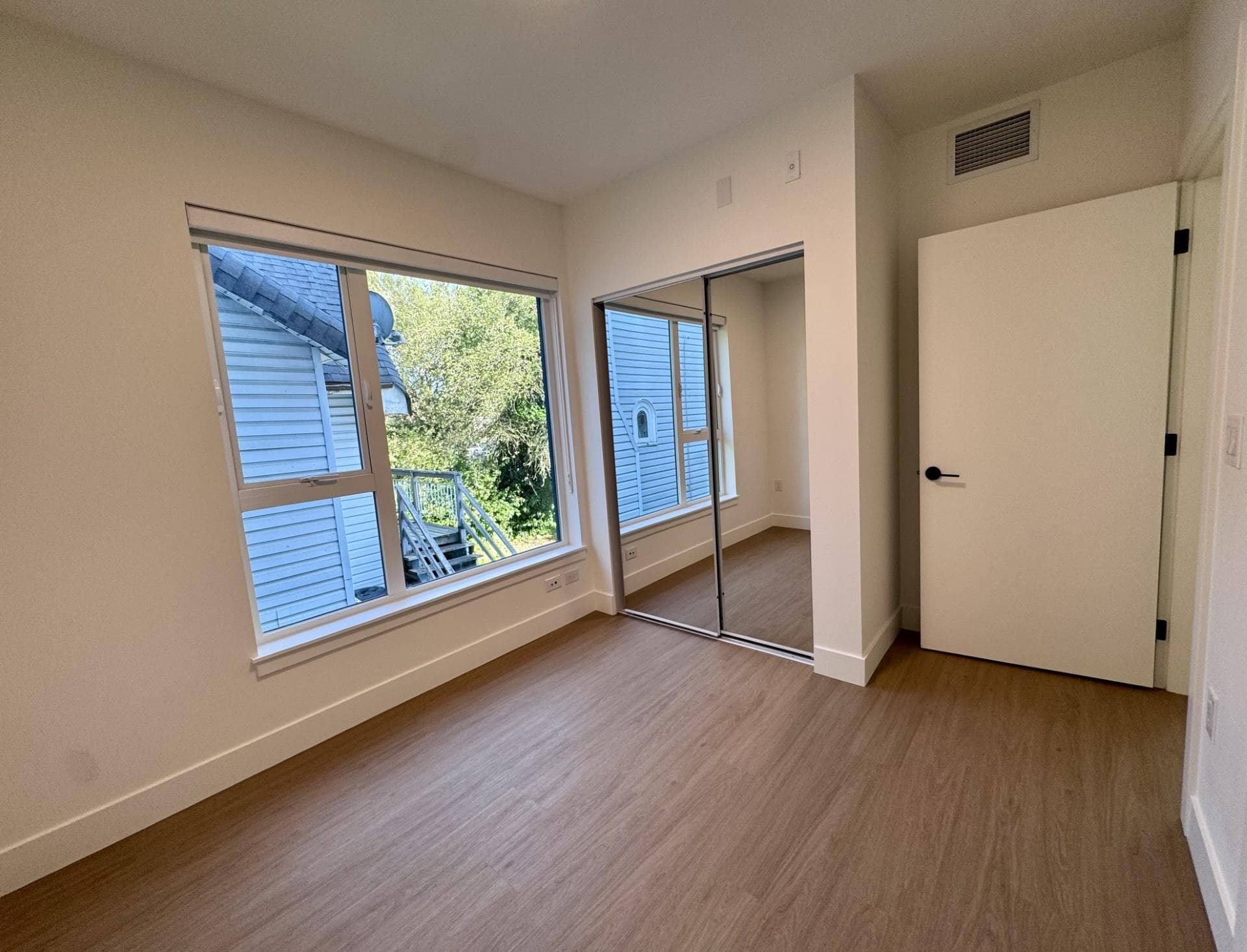 203 - 2235 E Broadway, Vancouver, V5N 0J5 — photo 3