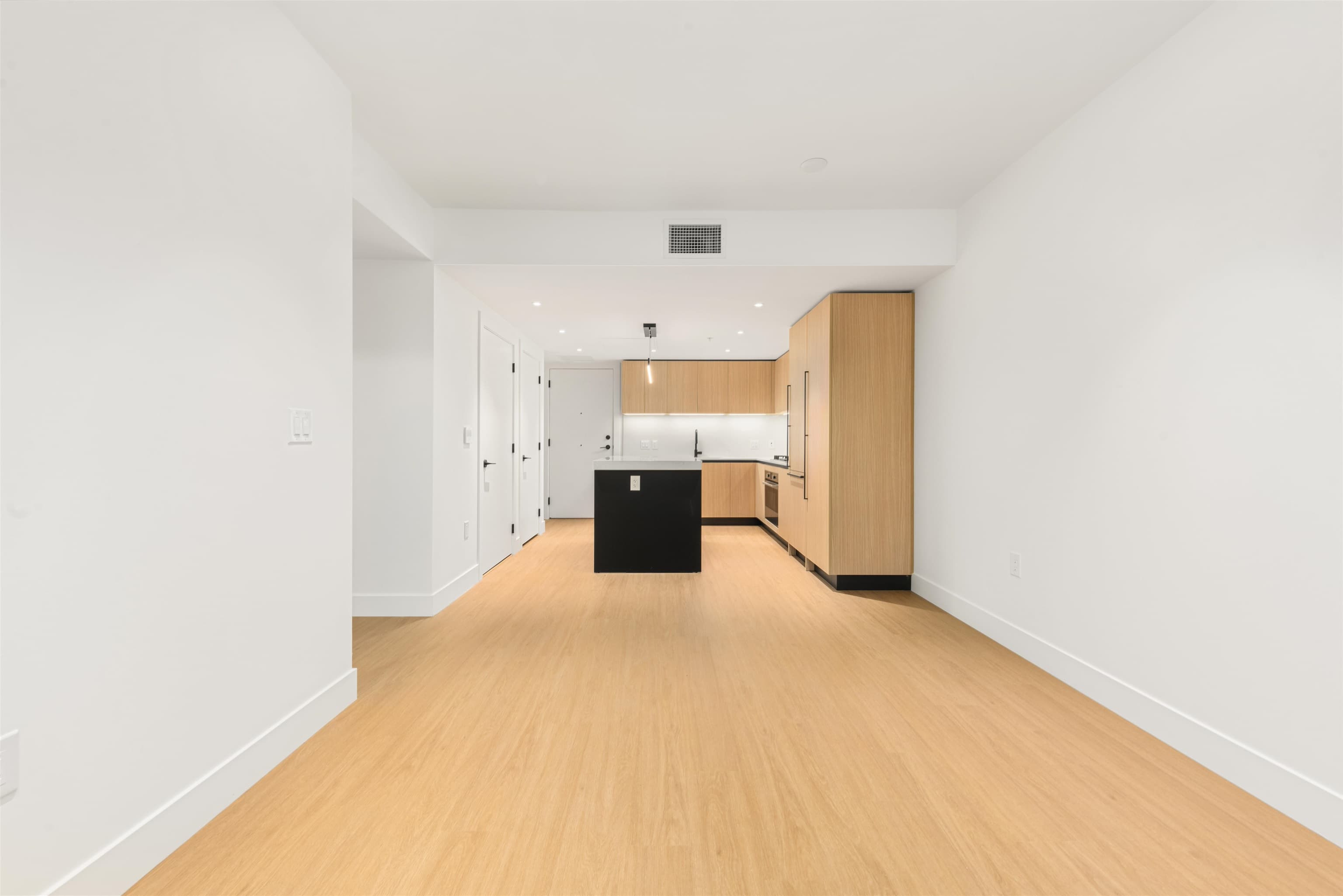 110 - 2235 E Broadway, Vancouver, V5N 0J5 — photo 3
