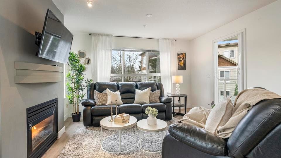 312 - 10188 155 Street, Surrey, V3R 0R6 — photo 2