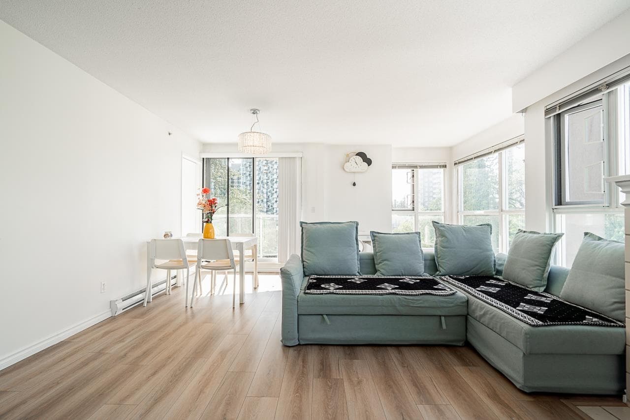 708 - 9830 Whalley Boulevard, Surrey, V3T 5S7 — photo 3