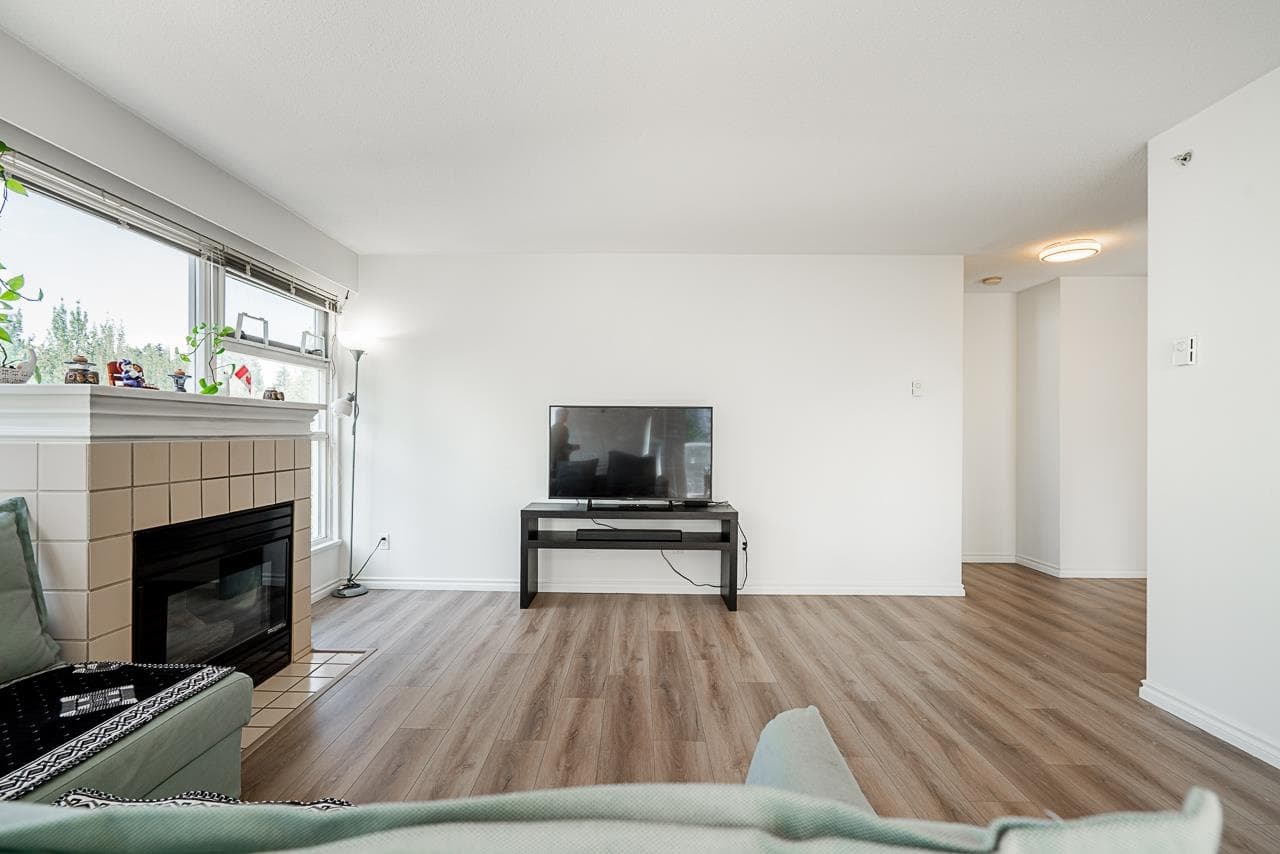 708 - 9830 Whalley Boulevard, Surrey, V3T 5S7 — photo 5