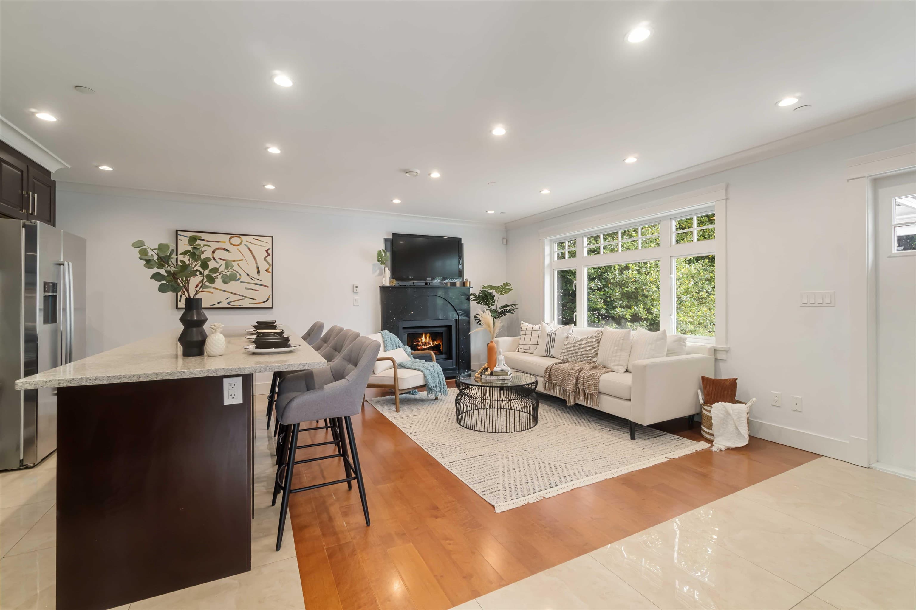 2721 W 5th Avenue, Vancouver, V6K 1T5 — photo 2
