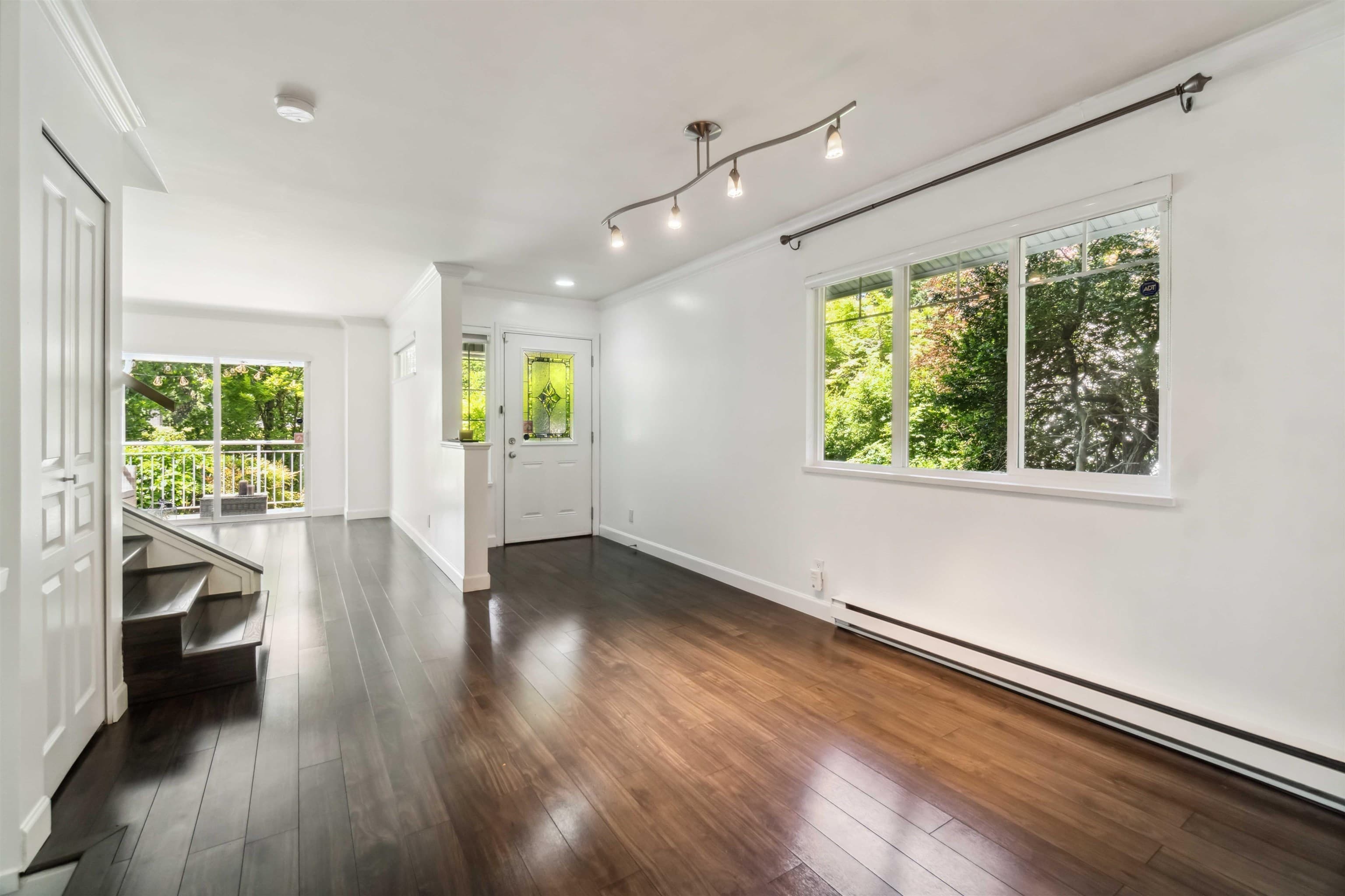1 - 1940 Chesterfield Avenue, North Vancouver, V7M 2P5 — photo 4