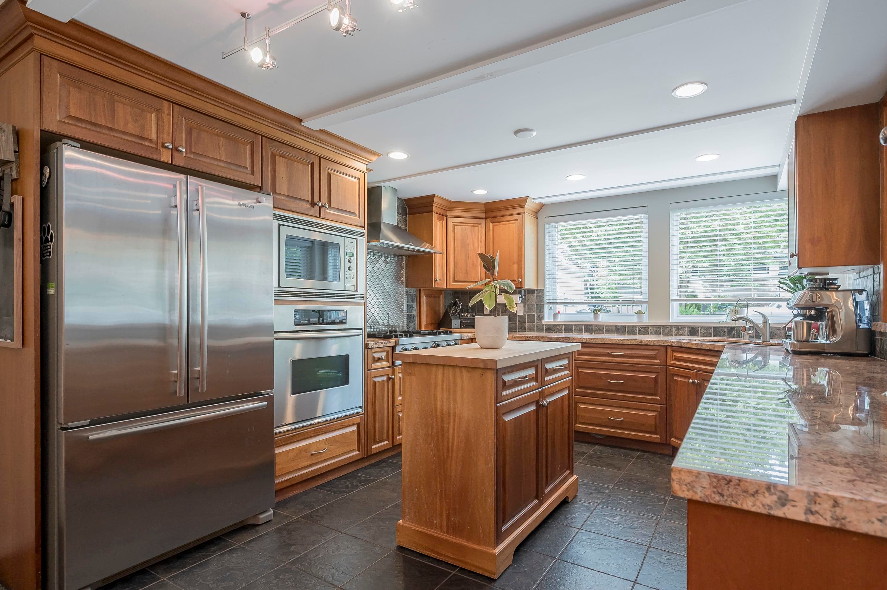 12350 Carlton Street, Maple Ridge, V2X 5C3 — photo 5