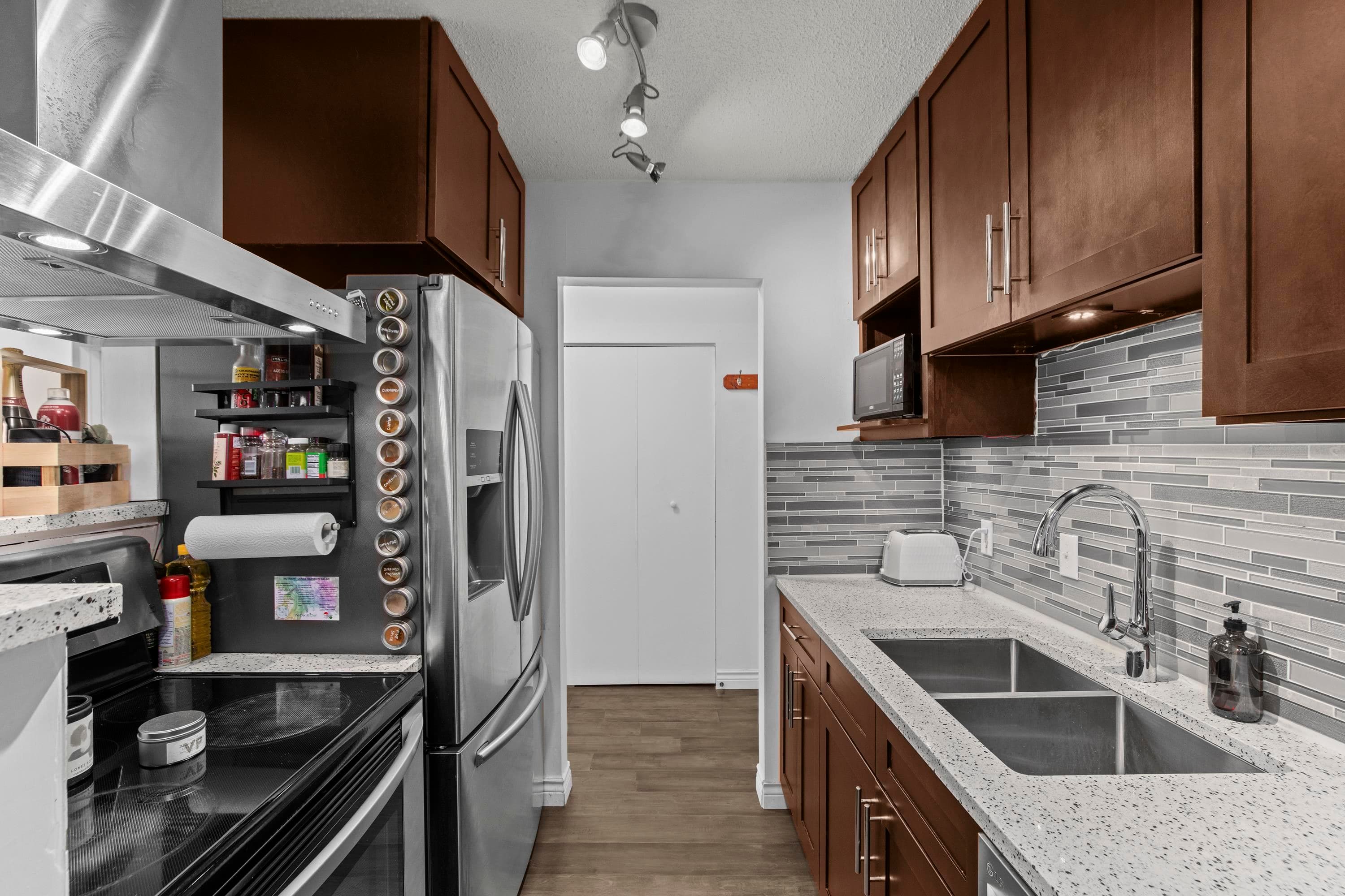 203 - 310 W 3rd Street, North Vancouver, V7M 1G4 — photo 3