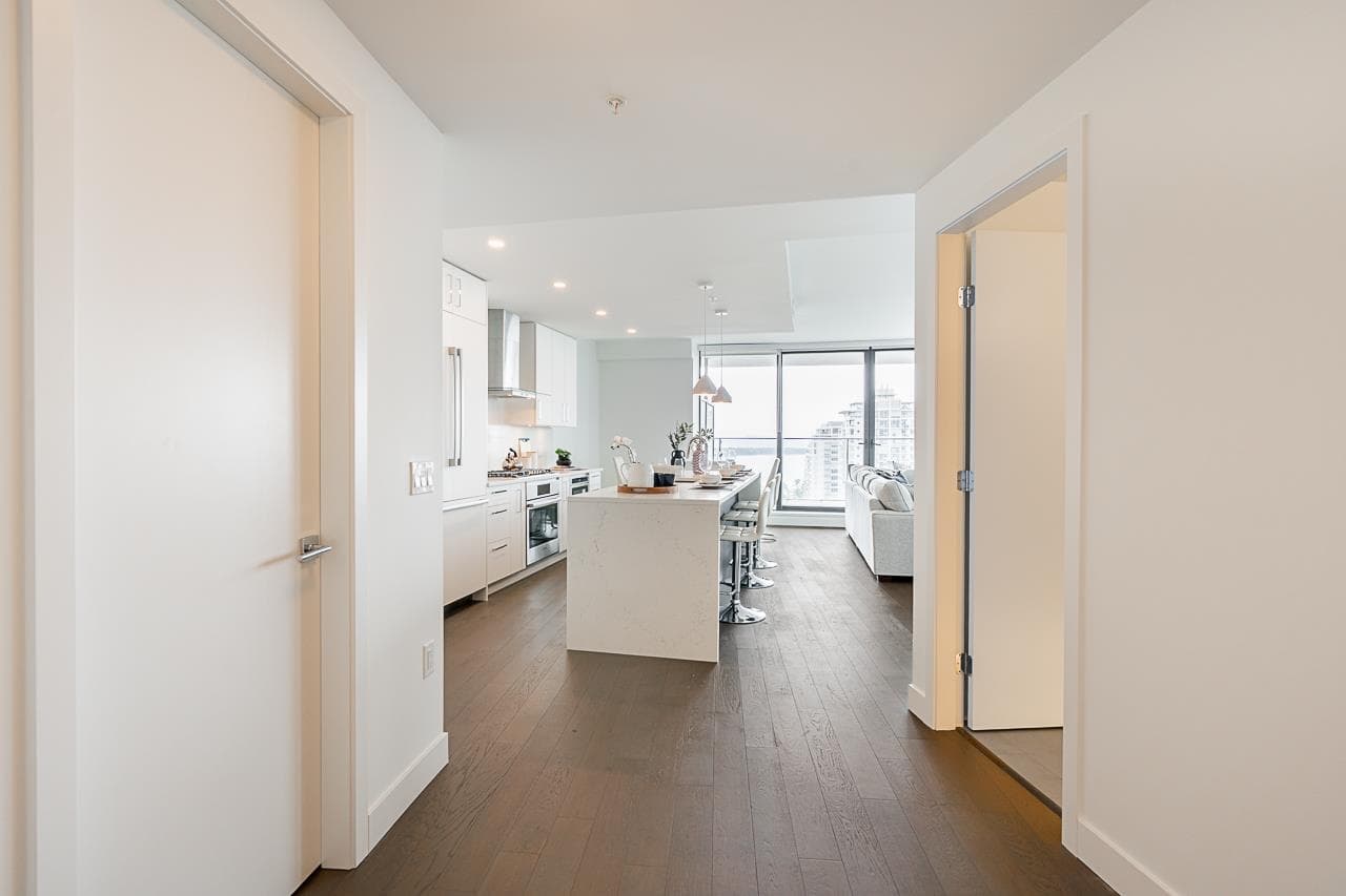 1305 - 1588 Johnston Road, White Rock, V4B 0C5 — photo 4