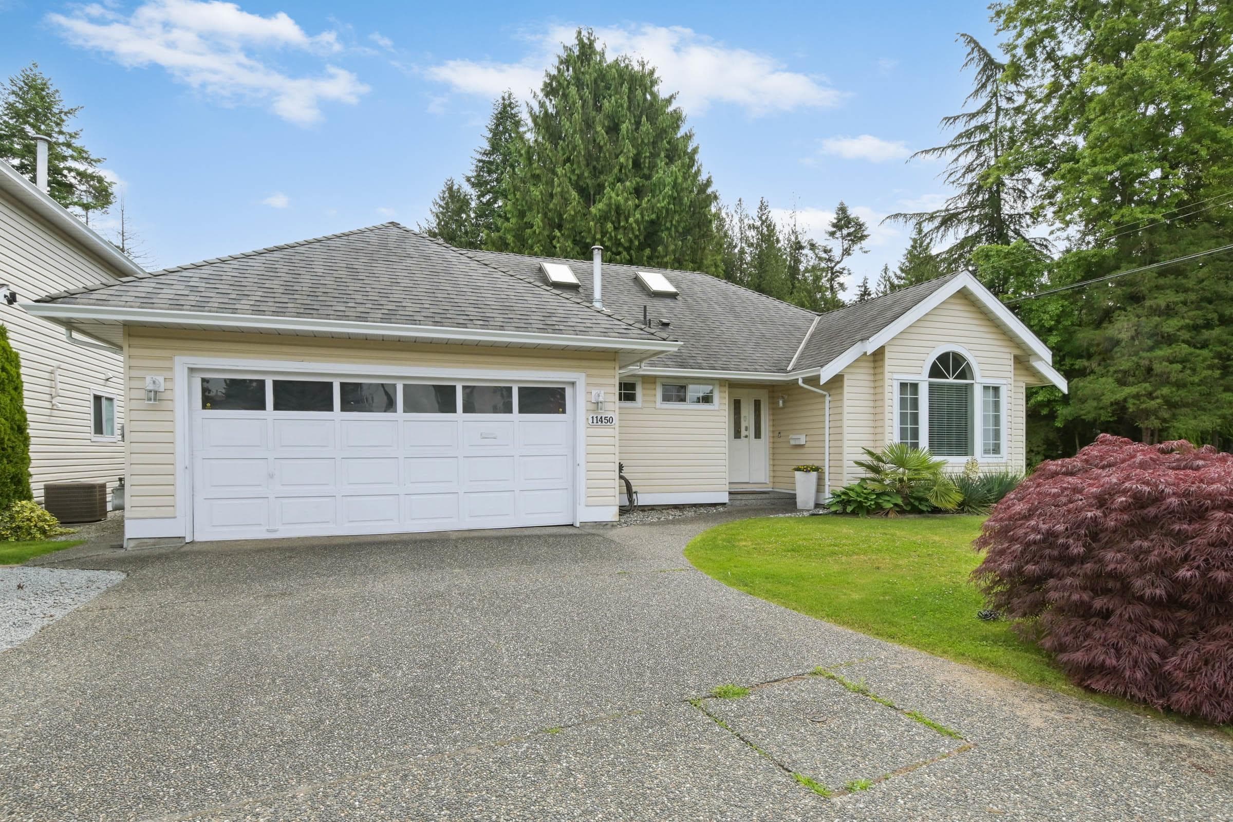 11450 207a Street, Maple Ridge, V2X 0C7 — photo 2