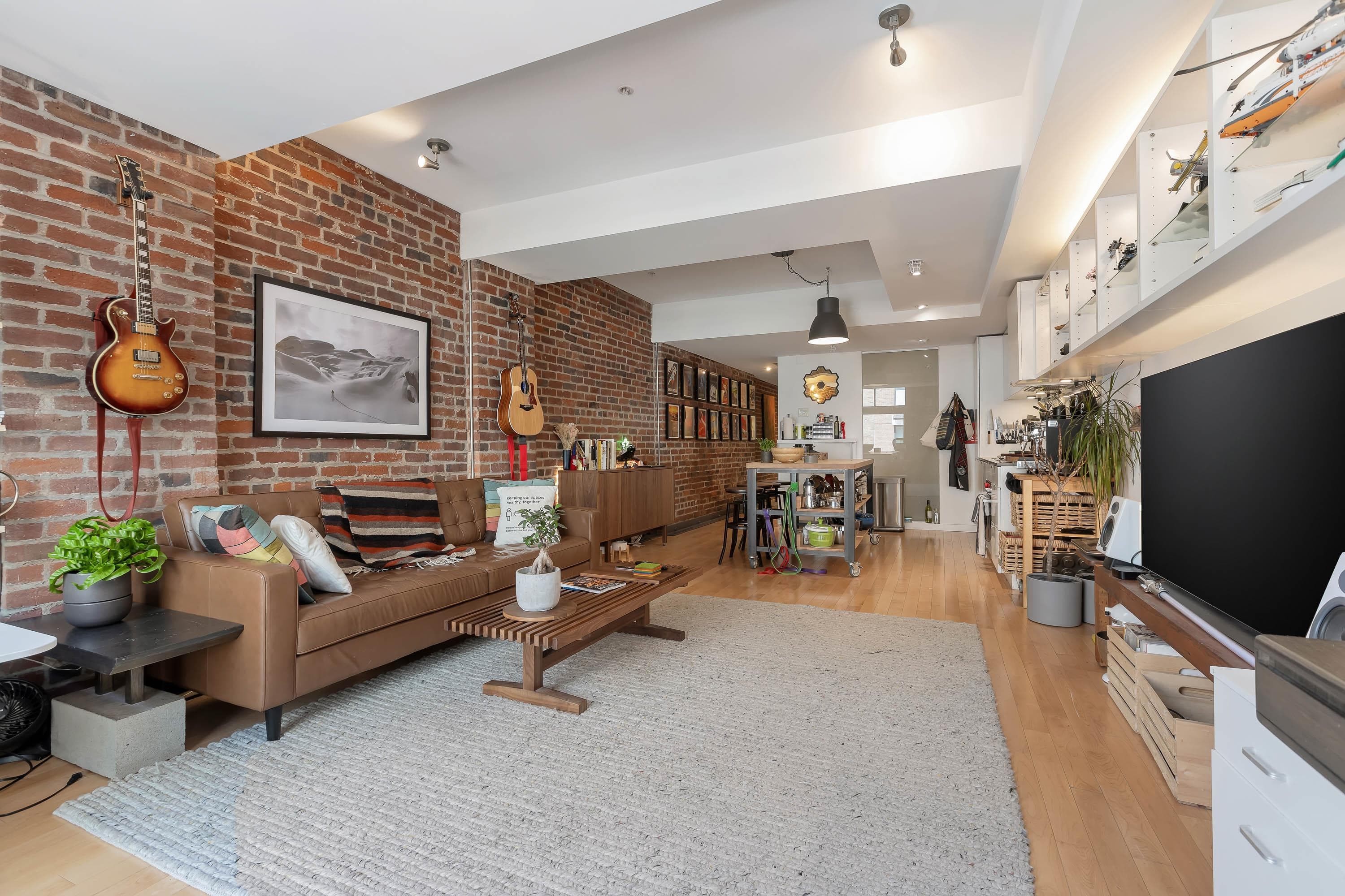 310 - 12 Water Street, Vancouver, V6B 1A5 — photo 2