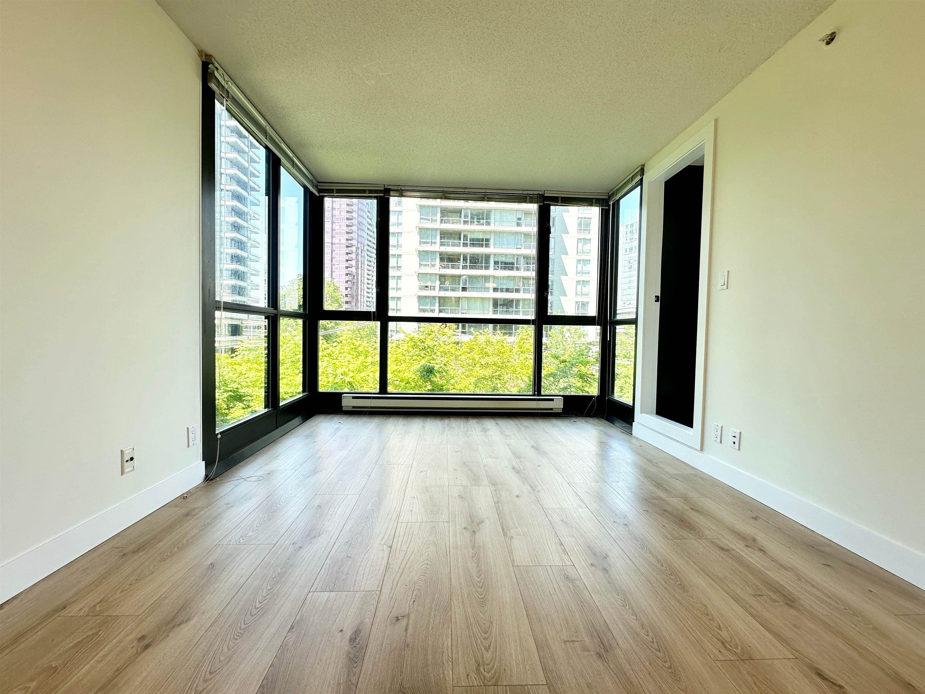 301 - 1367 Alberni Street, Vancouver, V6E 4R9 — photo 2