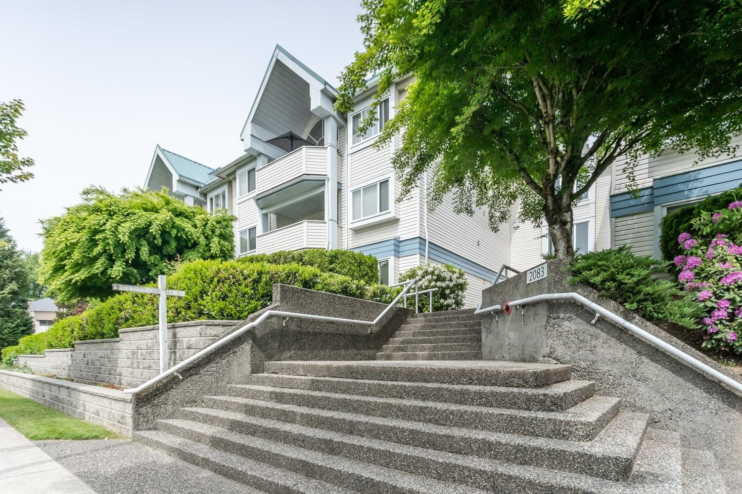 205 - 2083 Coquitlam Avenue, Port Coquitlam — sold