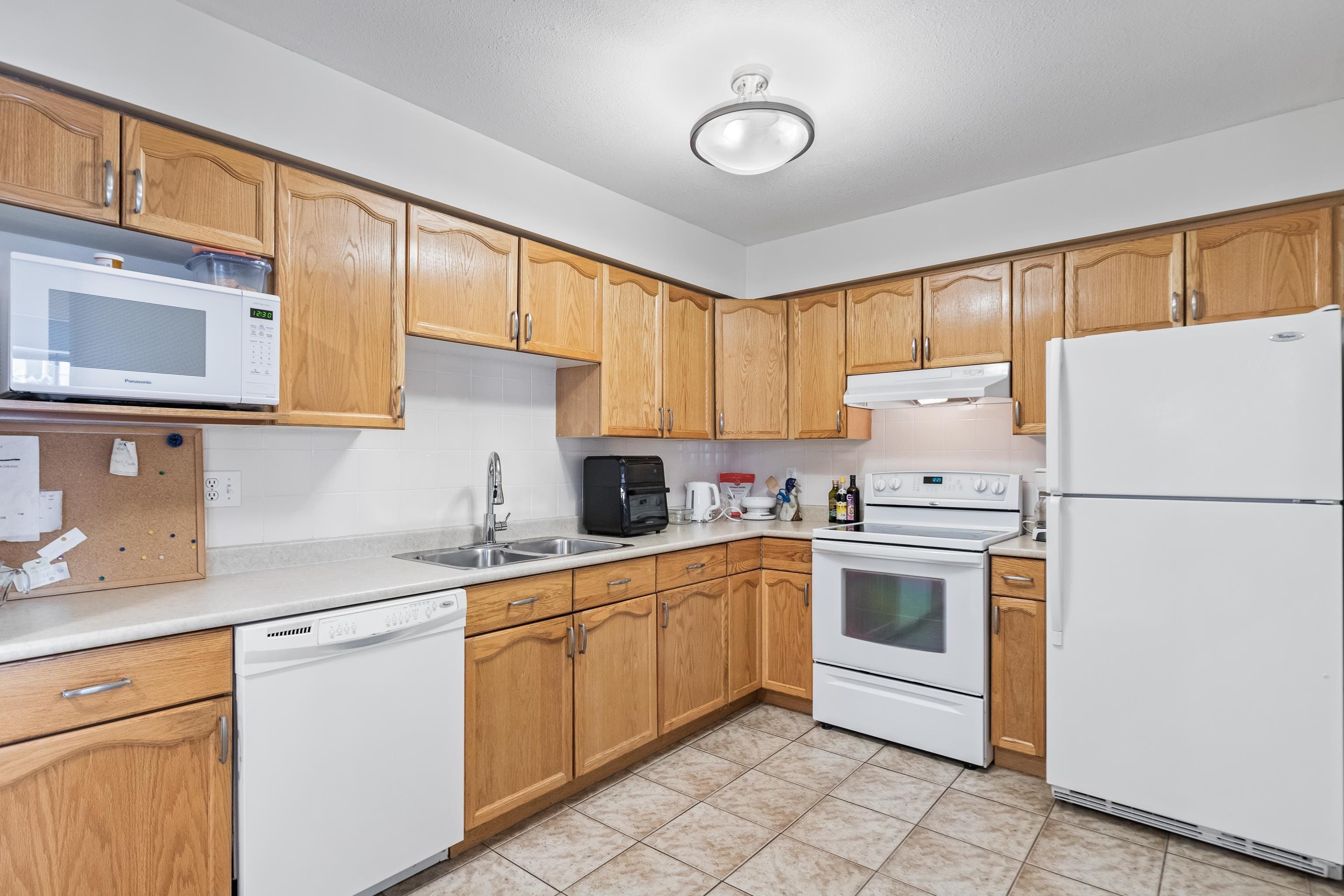 205 - 2083 Coquitlam Avenue, Port Coquitlam, V3B 1J4 — photo 5